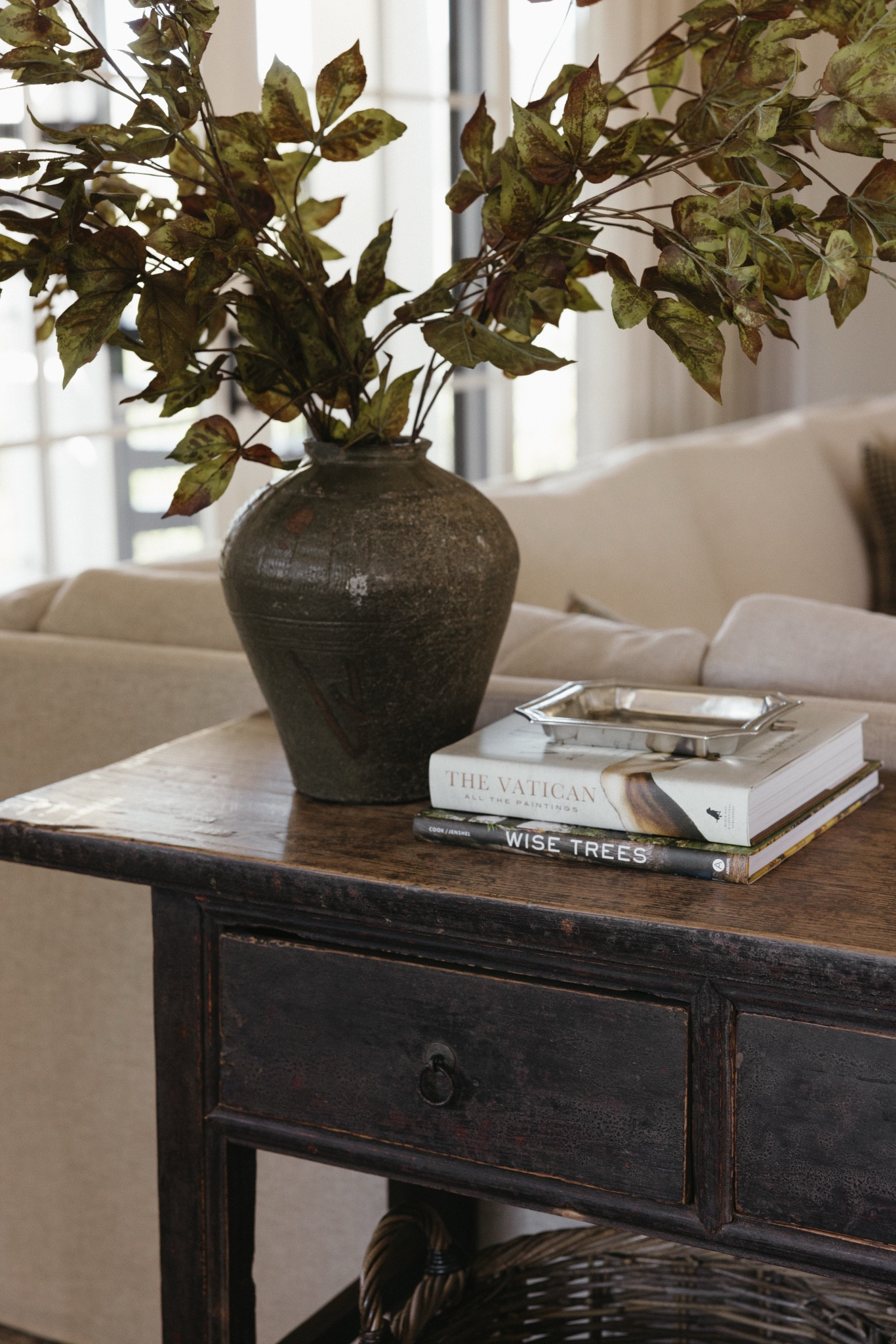 I’m loving all things pewter right now. I found the prettiest #MatchPewter tray from @Perigold for my California project. #Perigold #PerigoldDesign #PerigoldPartner @MatchPewter 