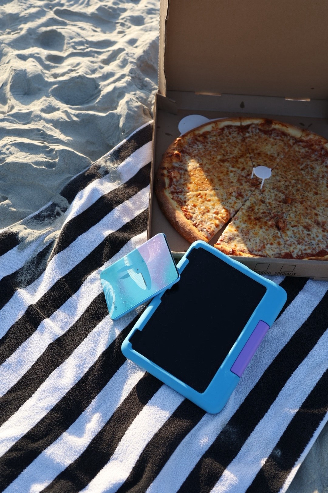 #ad SoCal sunsets, pizza, and beach hangs! The kids play, read, and wind down with our favorite Amazon devices while we soak in the last light. Screen time that feels safe and simple! Shop Amazon at Target!
#TargetPartner #target @target #LTKFamily 

#LTKTravel #LTKKids
