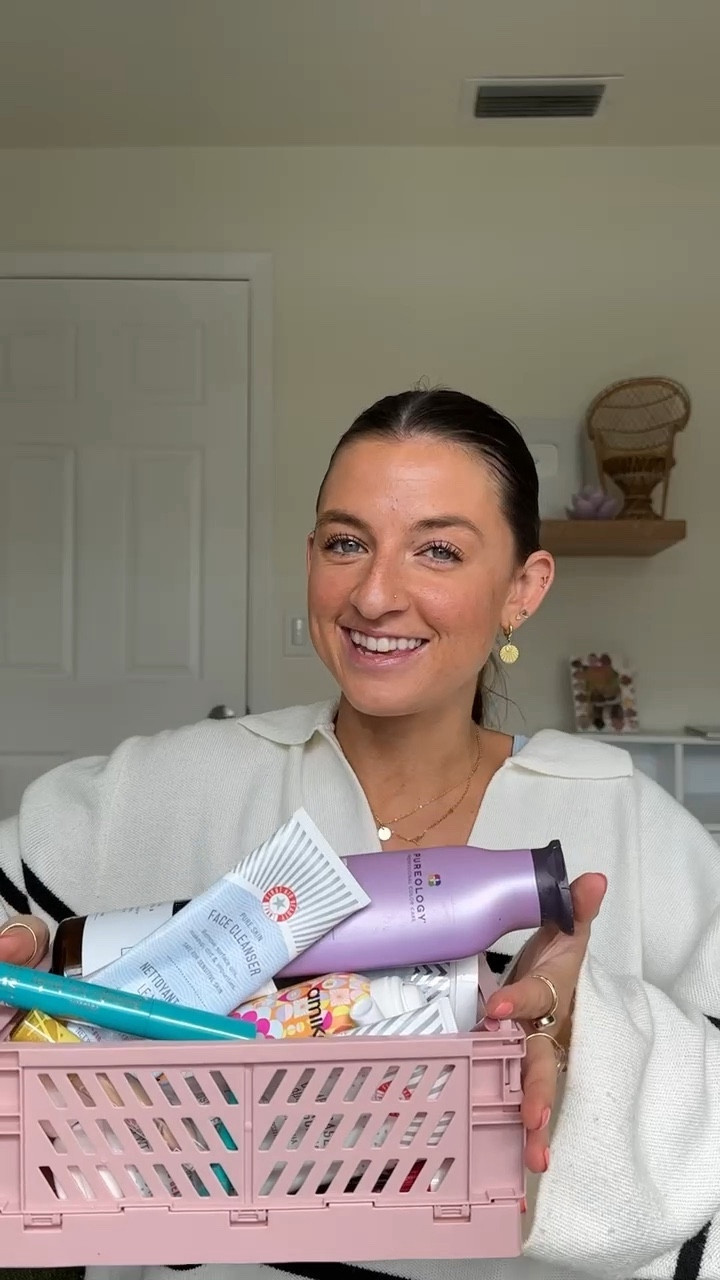 all of my empties and beauty favorites that I’ll be repurchasing:) 

shades: colourpop lip pencil in “oh snap”, Tarte lip balm in “orchid”, saie glow in “sun glow” 

beauty products, makeup routine, Sephora, ulta, natural makeup

#LTKbeauty #LTKfindsunder50 #LTKGiftGuide