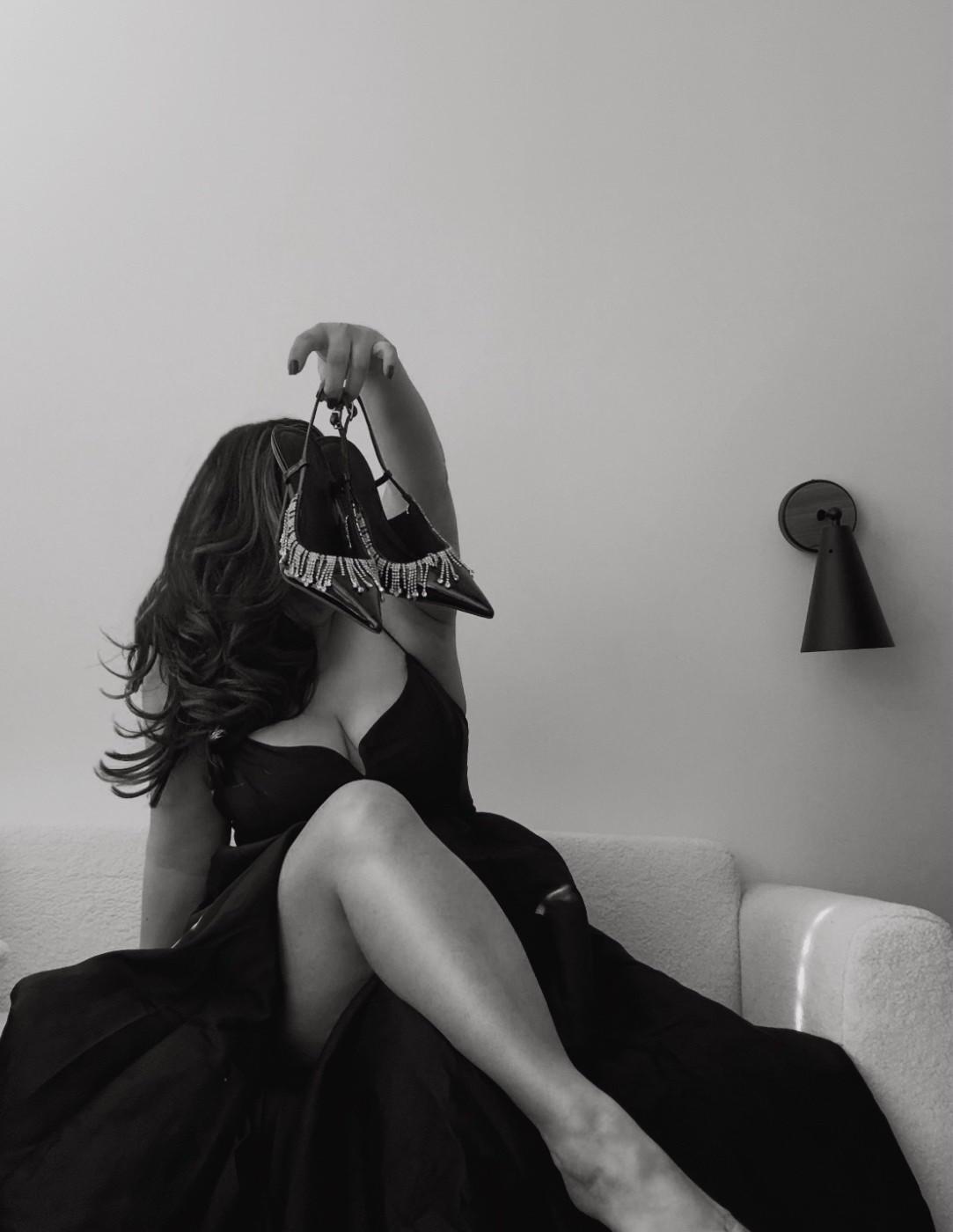 Feeling like a Hollywood Starlett in this dress 😭

Wearing a US 14 and linking a near identical shoe! 

Perfect for holiday pictures, Christmas parties, formal NYE parties 

#LTKHoliday #LTKMidsize #LTKSeasonal