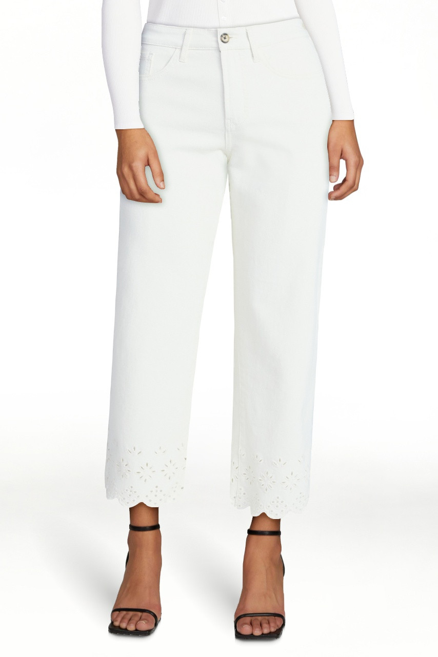 Free Assembly Women's and Women's Plus Embroidered Eyelet Cropped Jeans, 28" Inseam, Sizes 0-26 P... | Walmart (US)