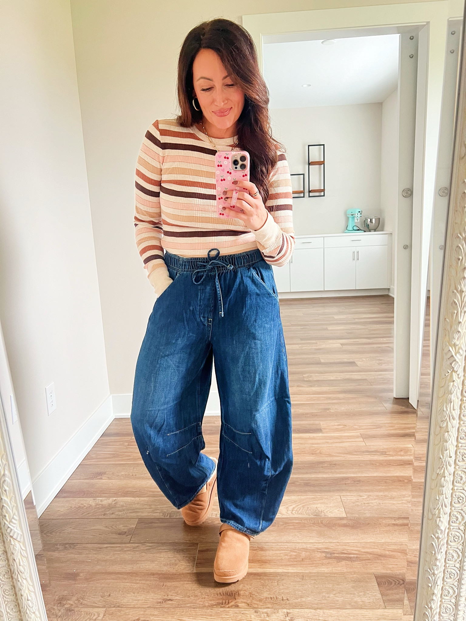 AERIE HAUL
• medium top
• small denim - run big
• Uggs true to size - if between, size up! 

#LTKSeasonal #LTKFindsUnder50 #LTKFallSale