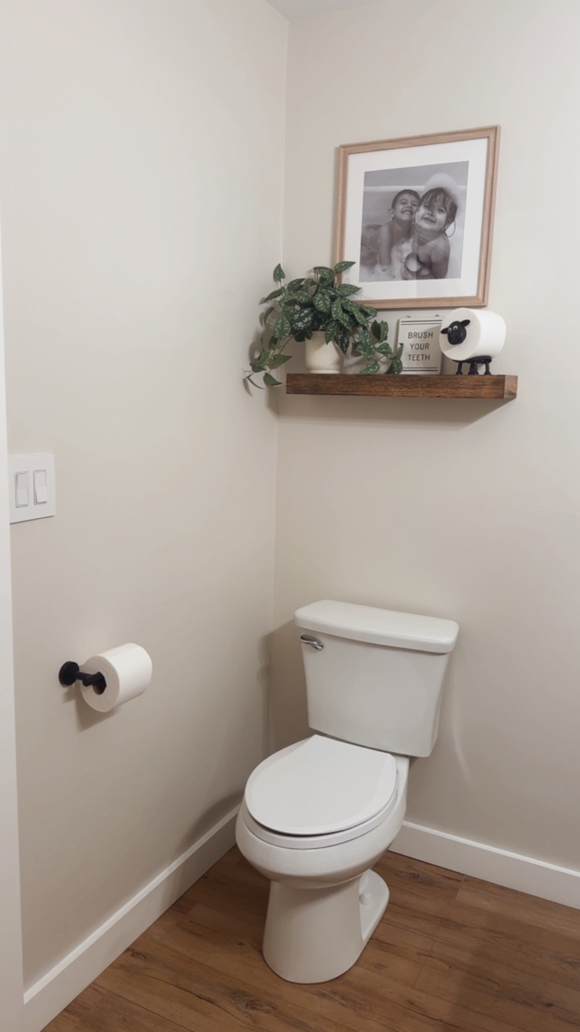 I don’t typically like shelves but this wall needed something and this was the perfect thing! Simple but so cute!

Bathroom decor, wall decor, bathroom design, simple decor, minimal decor, minimal-ish, minimalist 

#LTKHome