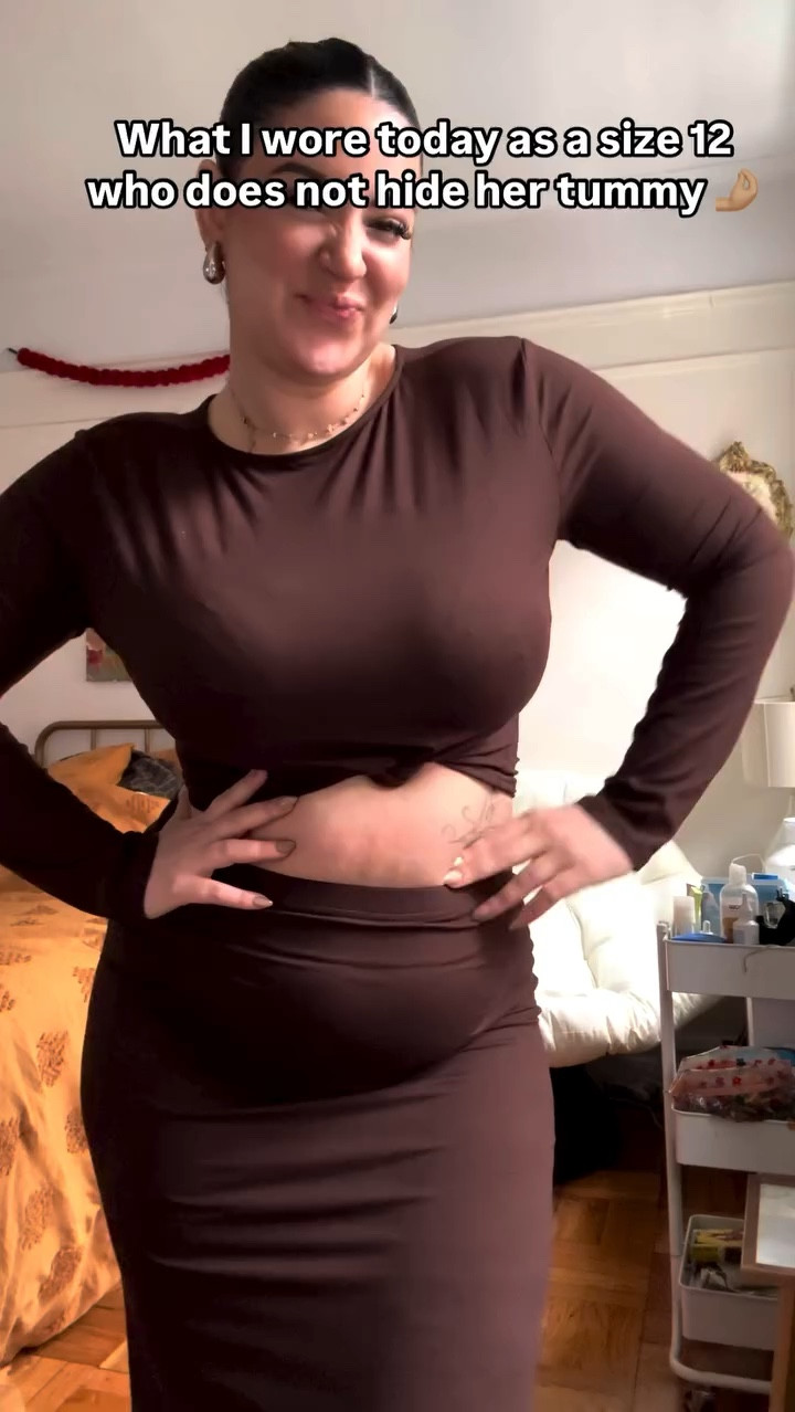 Comfy, easy, cute! Including my tummy!!! It isn’t something I try to hide with clothing, but rather something I embrace :) I’m really loving brown and silver lately!! 

PS..My head has only been playing this song for the past 3 days 🫶🏼❤️ 

#grwm #curvy #midsize #size14 #size12 #bodyacceptance #tummy #curvyootd #midsizestyle #midsizegals #smallfat #midsizefashion #amazonfashion #ootdcurvy