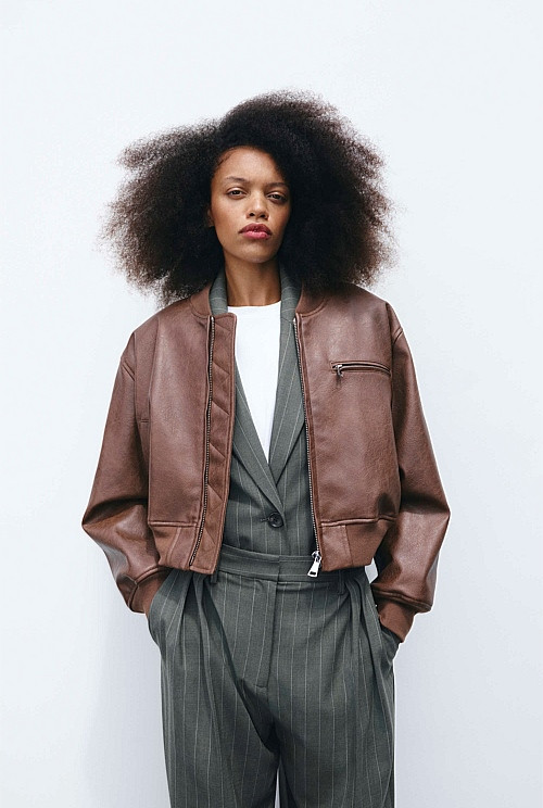 Colour: Hazelnut | Country Road