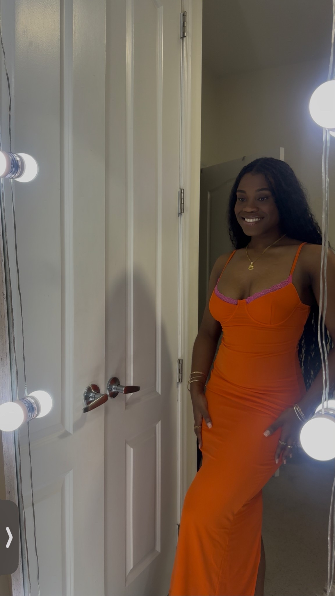 The color of this dress is so teaaa! The quality is great! Wearing a size small. 