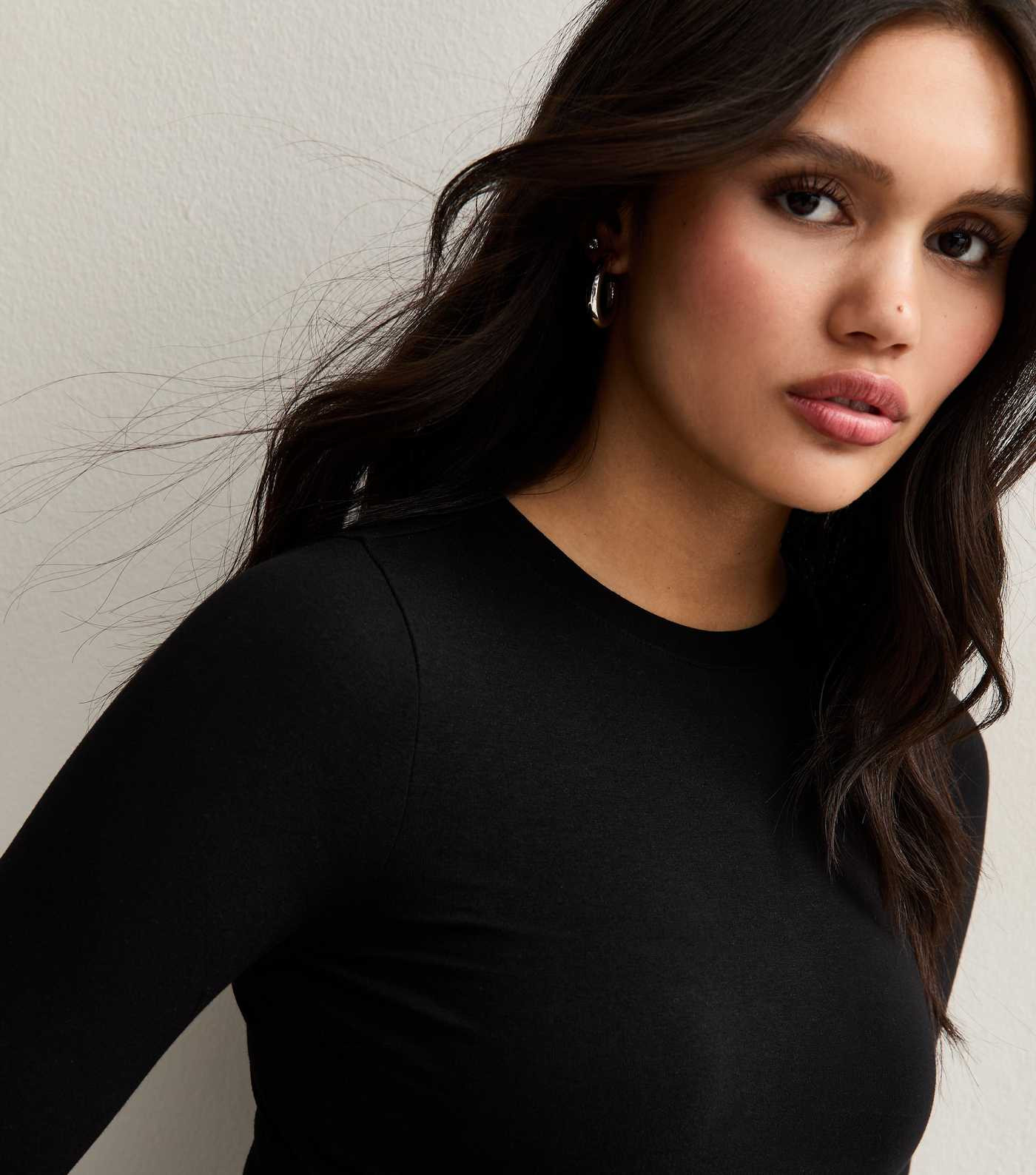 Black Stretch Crew Neck Long Sleeve Bodysuit | New Look | New Look (UK)