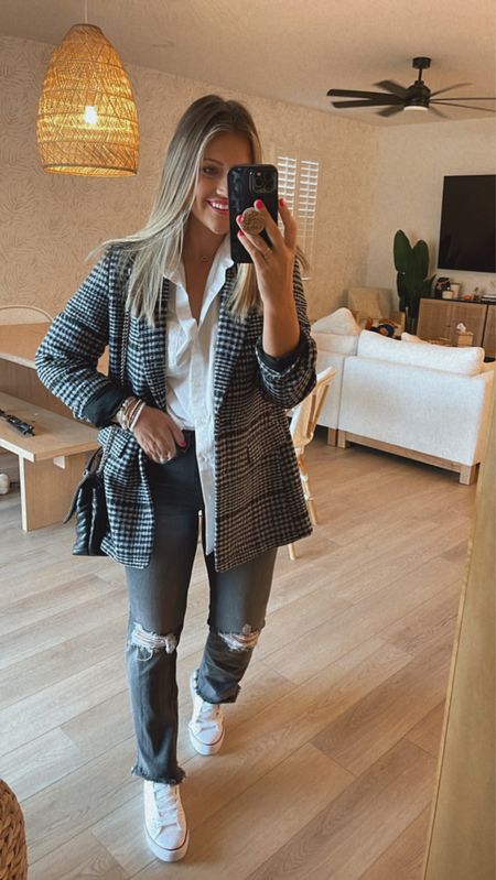 Size 3 grey jeans- go up one / size M white shirt - I sized up so it can be super oversized / size S blazer /

Old navy finds
Outfit idea
 Blazer outfit
Fall outfits 
