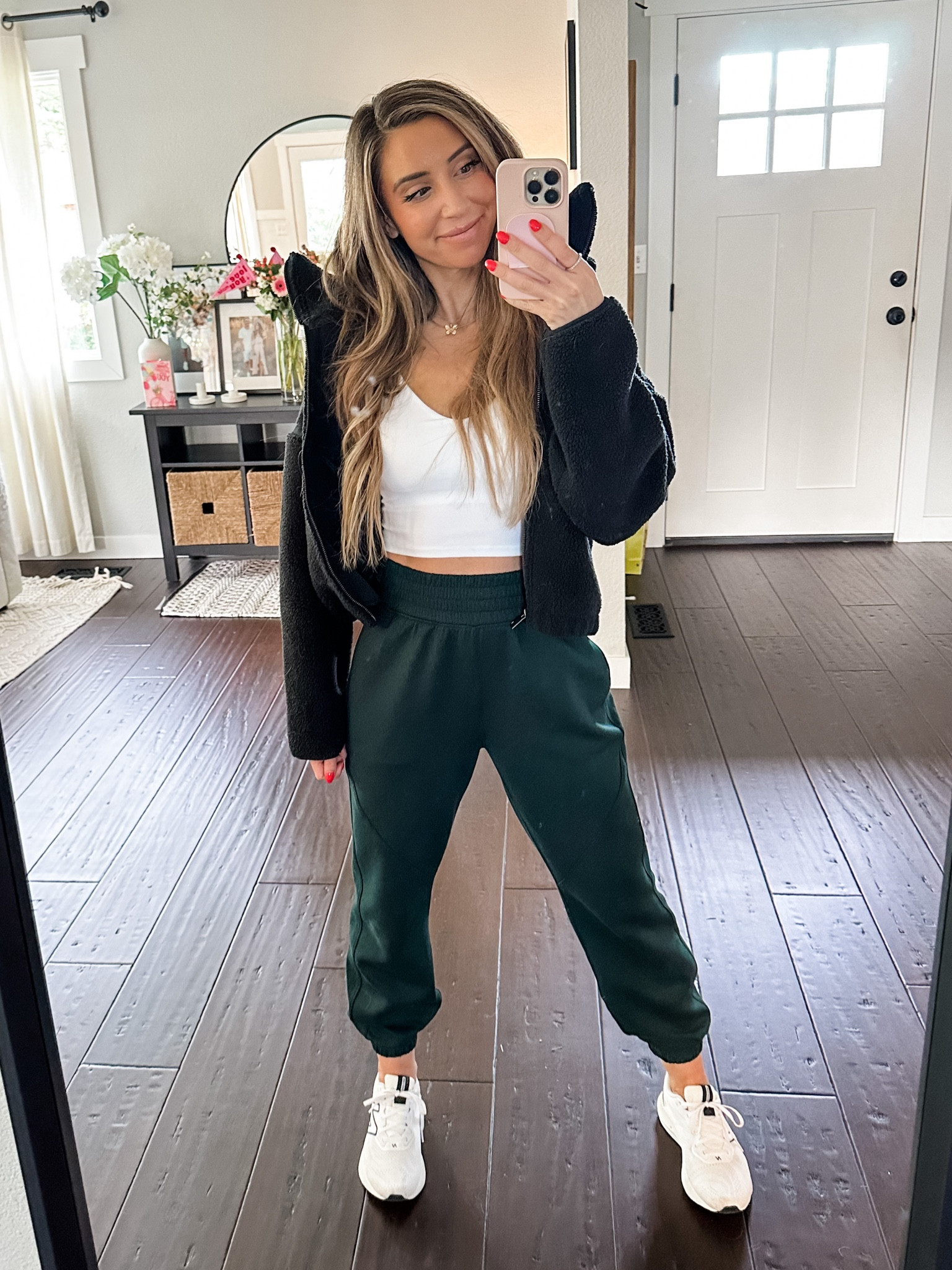 Athleisure ootd 🖤

#LTKfindsunder50 #LTKfindsunder100 #LTKfitness