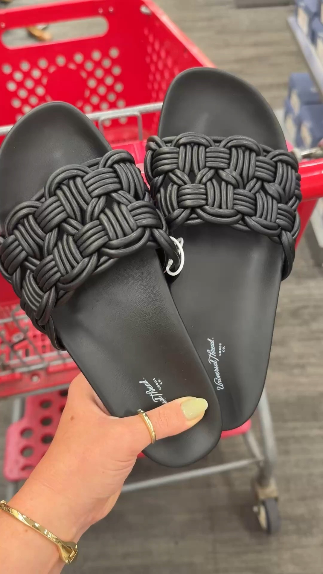 Love these comfy slides!

#sandals #slides #summerstyle @Target

#LTKgrwm #LTKdayinmylife #LTKSeasonal
