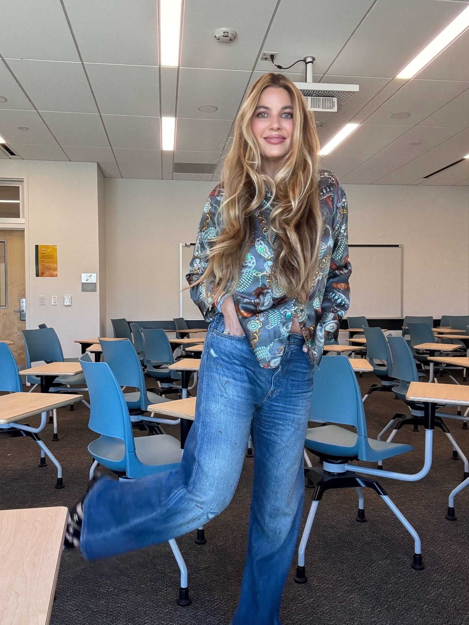 These jeans are so dreamy…prepare to see them a lot over here. Wearing a size 27 👖 💎

#LTKBeauty #LTKWorkwear #LTKdayinmylife