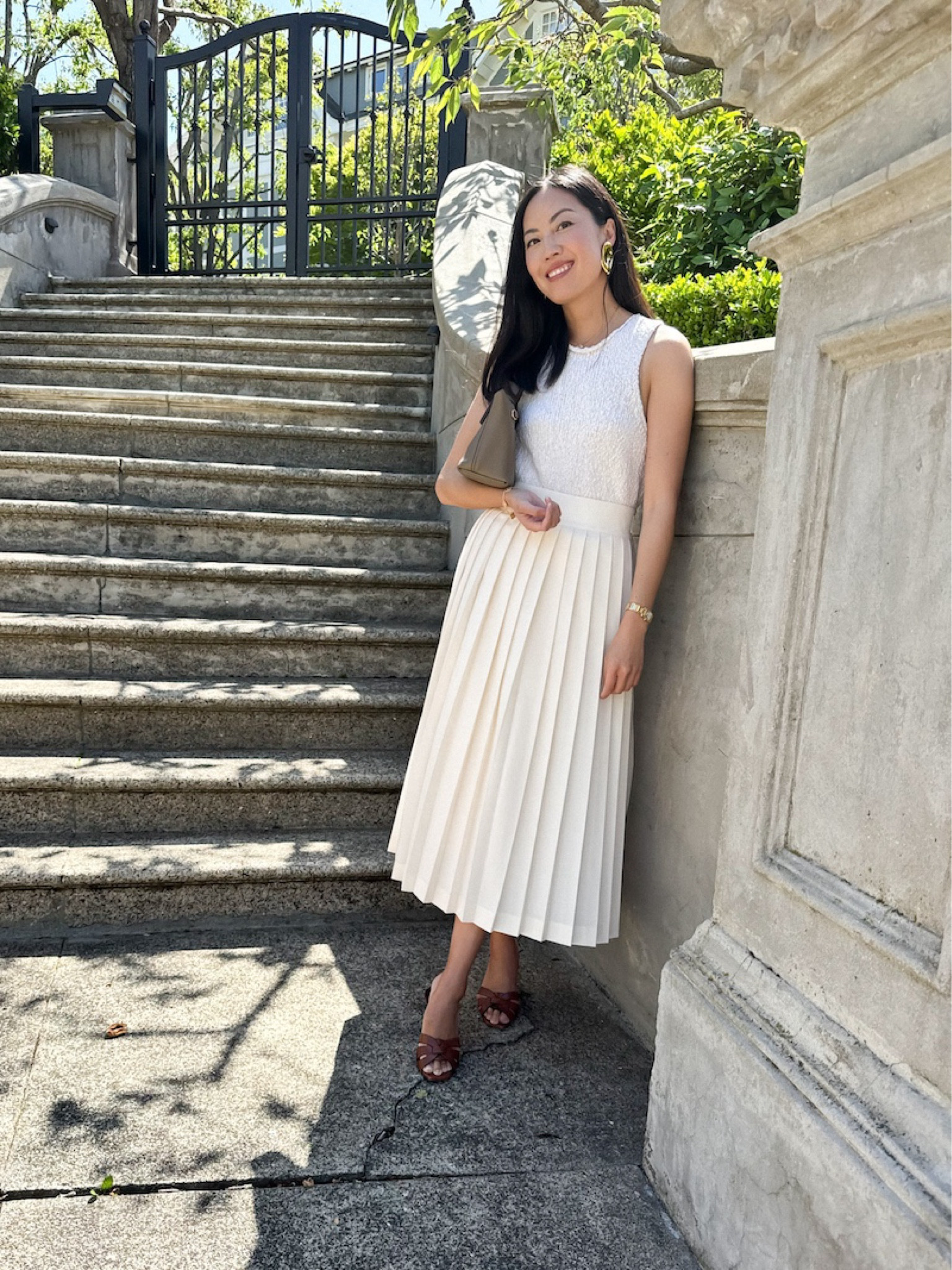 A classic pleated skirt works for any occasion and this one will last for years! Love the fabric and button closure. Wearing Us 4.

@nordstrom #nordstrompartner

#LTKWorkwear #LTKSeasonal #LTKStyleTip