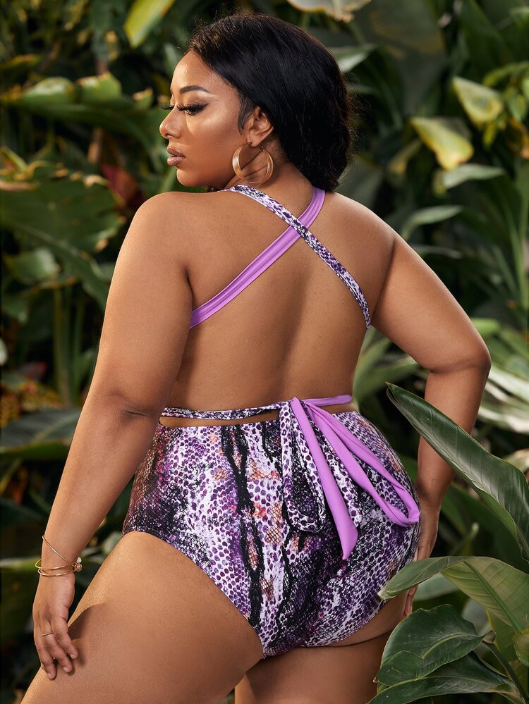Plus Plain & Snakeskin Criss Cross One Piece Swimsuit | SHEIN