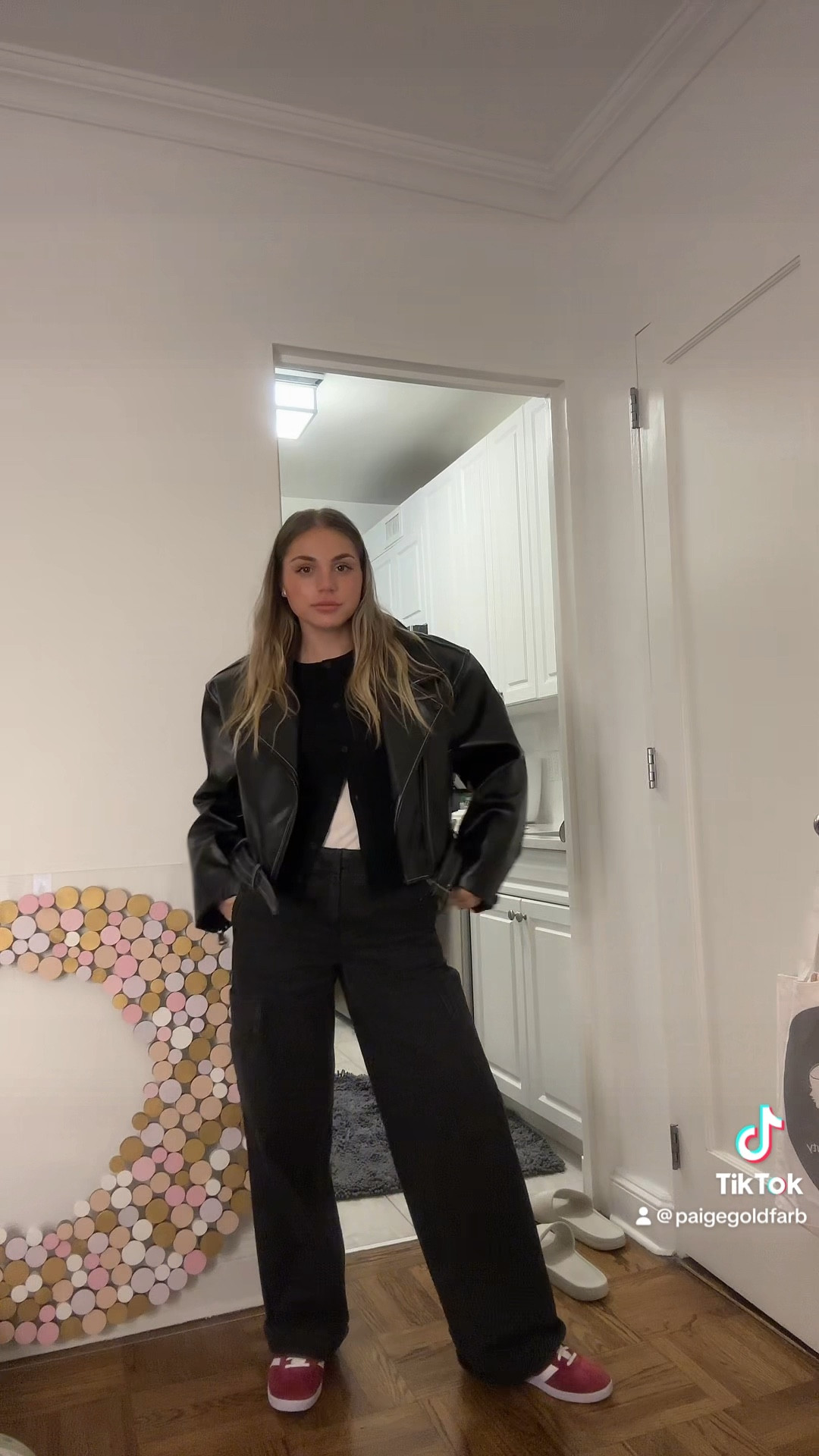 Baggy jeans, cardigan and oversized leather jacket = perfection 