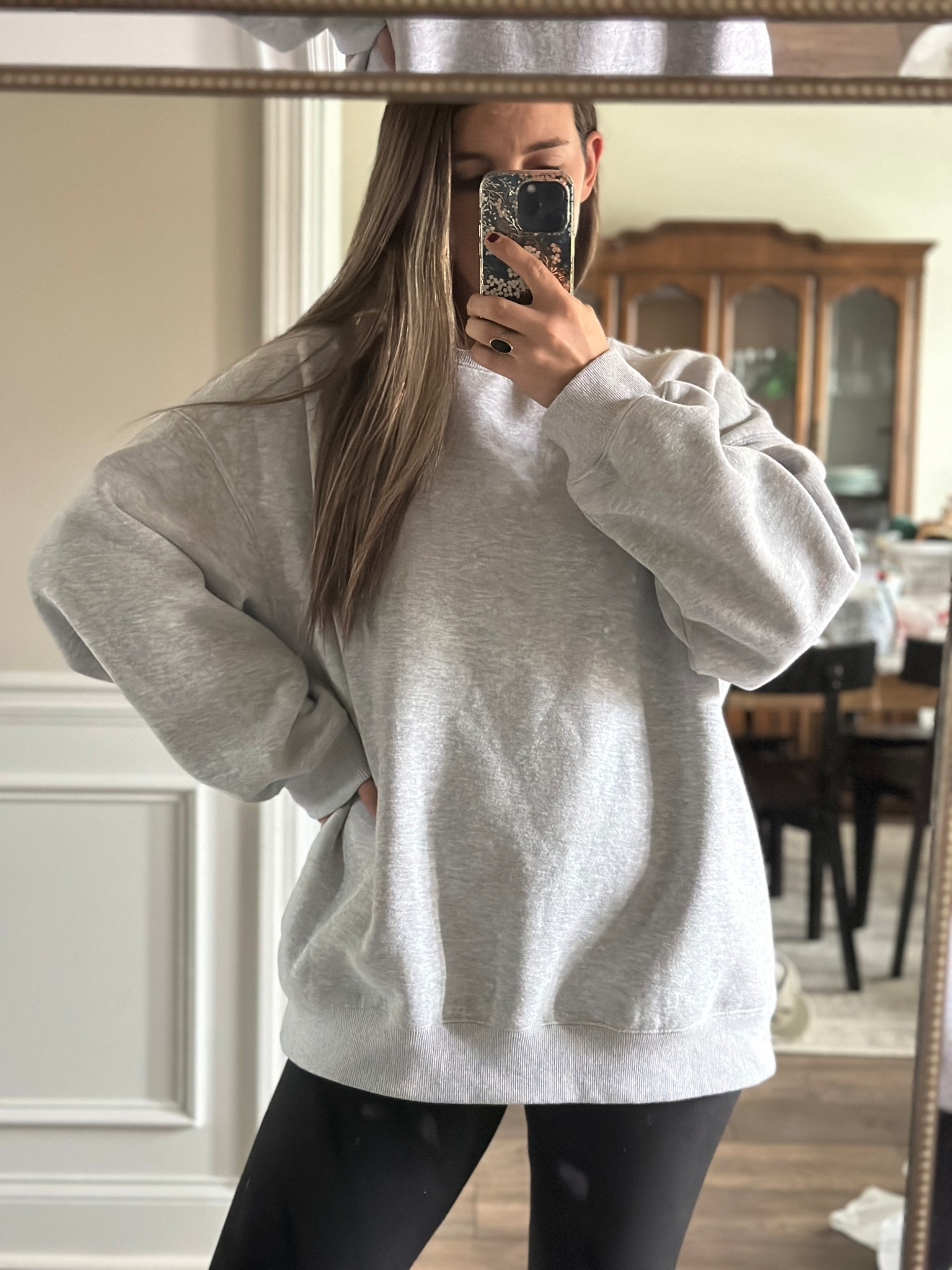I reach to grab this oversize sweatshirt all 👏🏼 of 👏🏼 the 👏🏼 time!!! 
Truly 😅 and it’s 1/2 off today!!! Run!!! 

#LTKSaleAlert #LTKActive #LTKFindsUnder50
