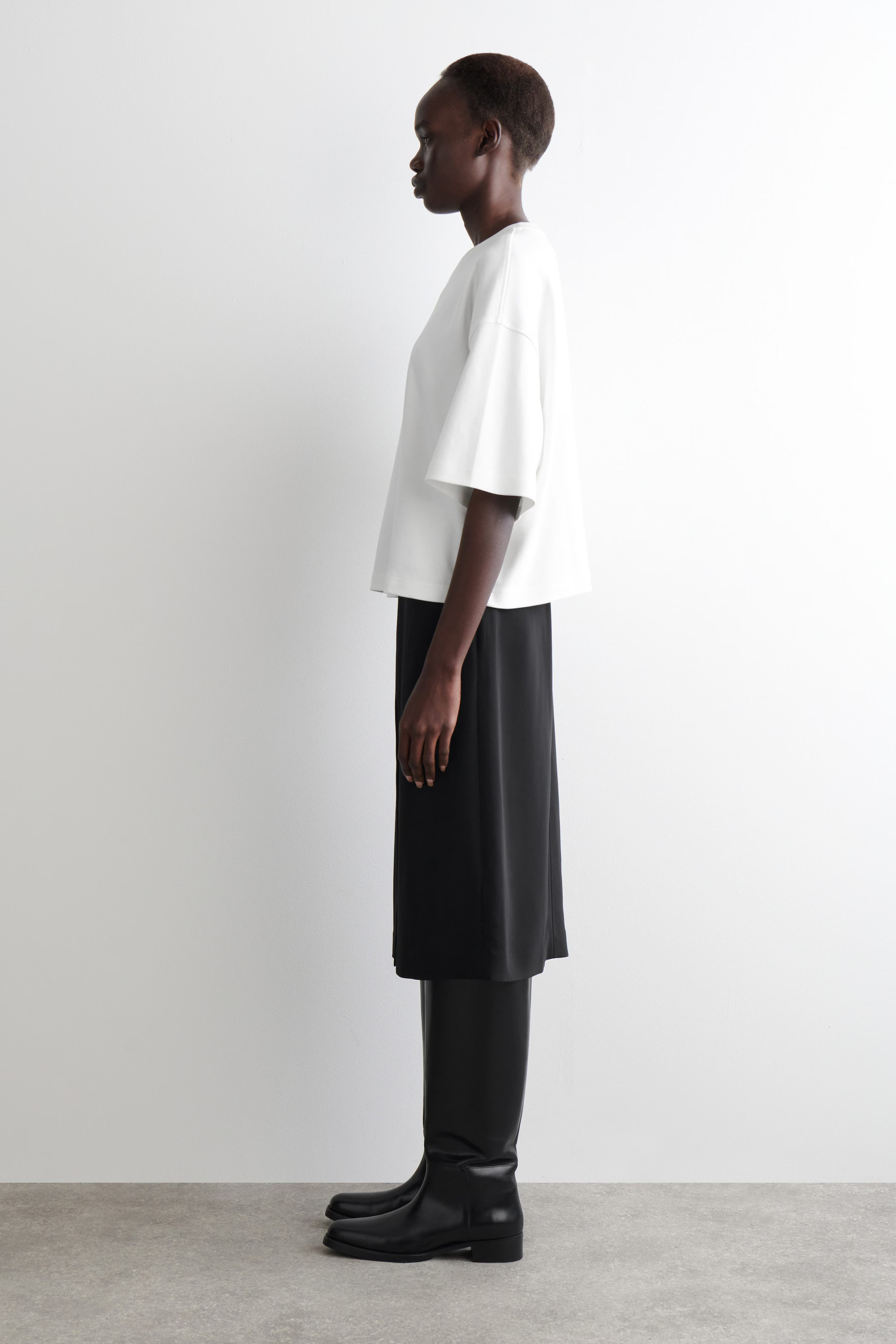 OVERSIZED BOXY T-SHIRT - WHITE | COS | COS (EU)