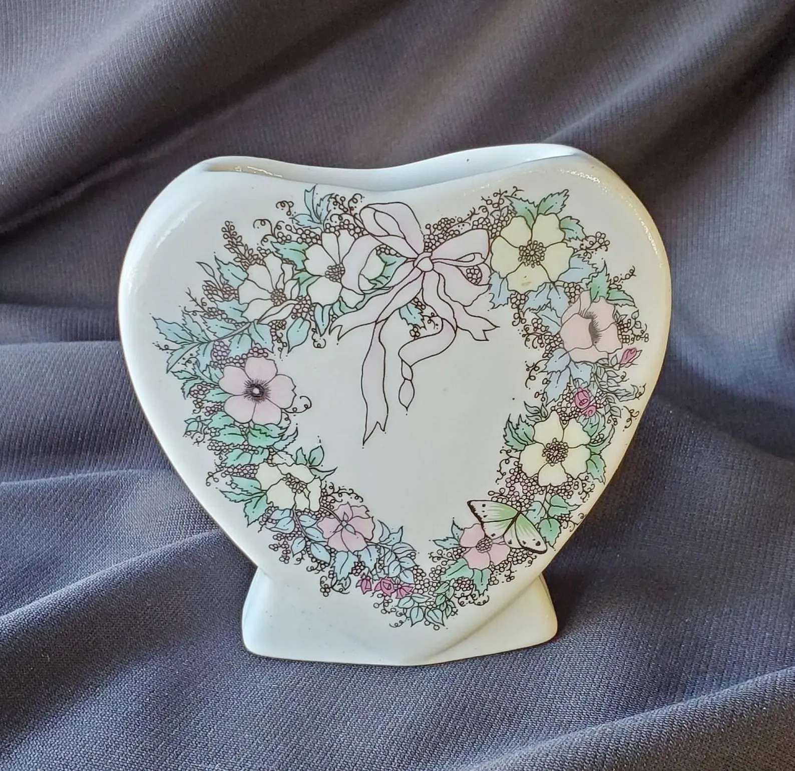 Petite Vintage Heart Shaped Ceramic Vase - Etsy | Etsy (US)