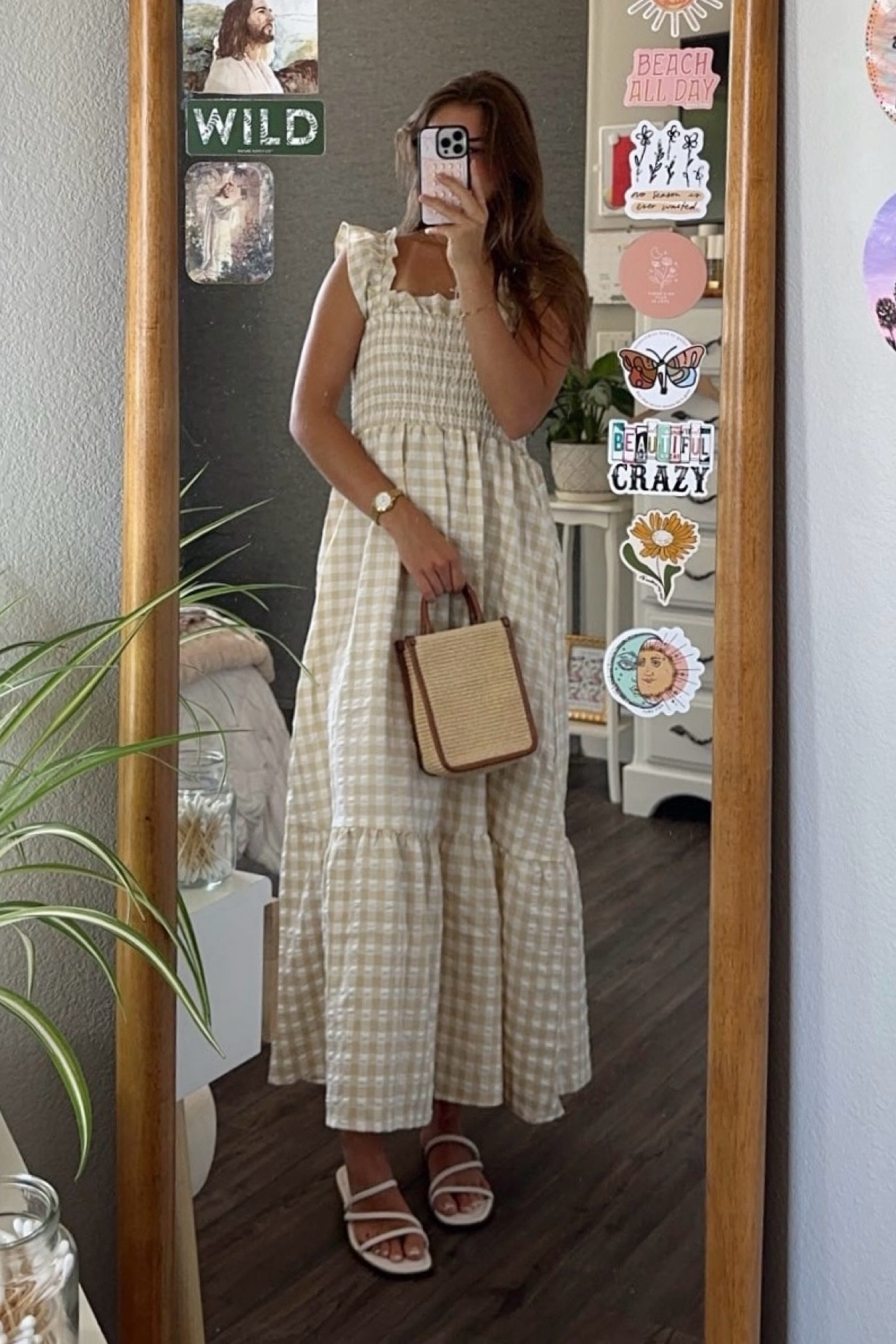 dress is a size S! purse is from H&M but currently out of stock:( it’s called crossbody straw bag!