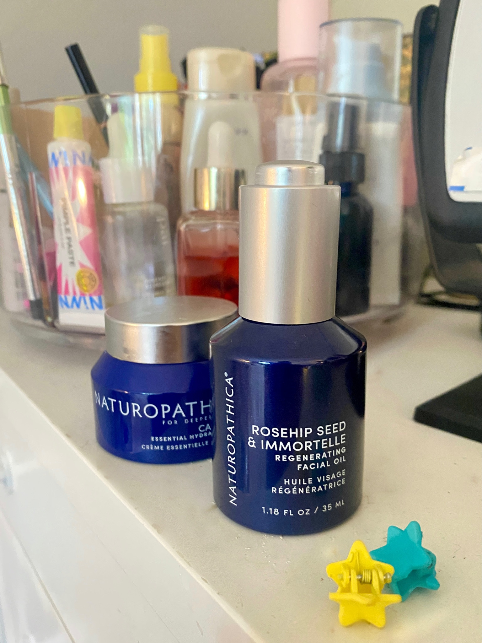 This duo is the holy grail for glowing skin this Summer 💙 Rose hip oil is rich in vitamins A, C, E and essential fatty acids. These fatty acids are anti-inflammatory and can improve signs of aging, pigmentation and moisturize the skin ✨

#LTKunder100 #LTKbeauty #LTKstyletip