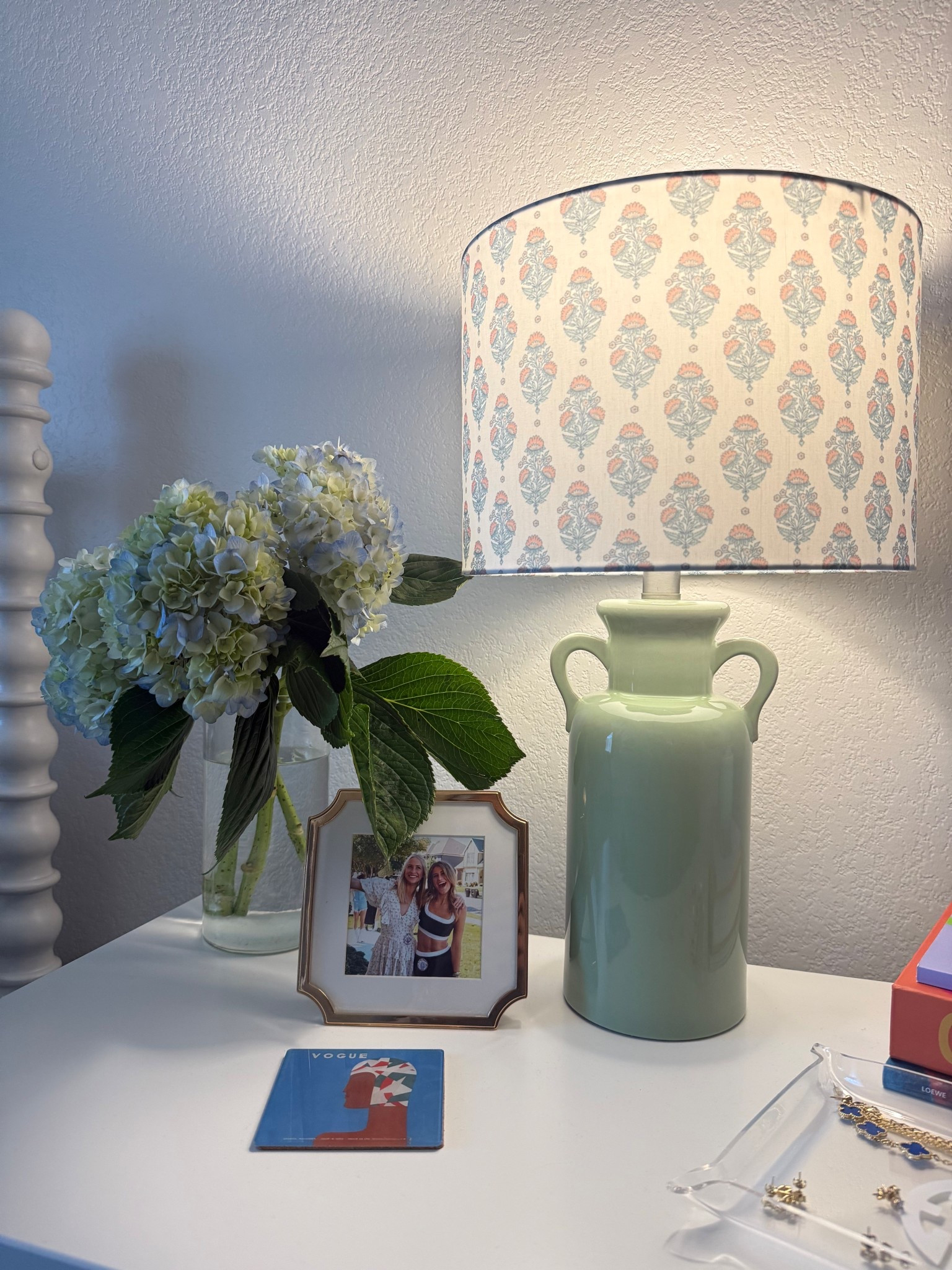 Nightstand set up


Nightstands 
IKEA
Dressers
White nightstand
Bedroom decor
Girls bedroom
Apartment
Lamp
Green lamp
Printed lampshade
Vogue coasters
Coasters

#LTKFindsUnder100 #LTKHome