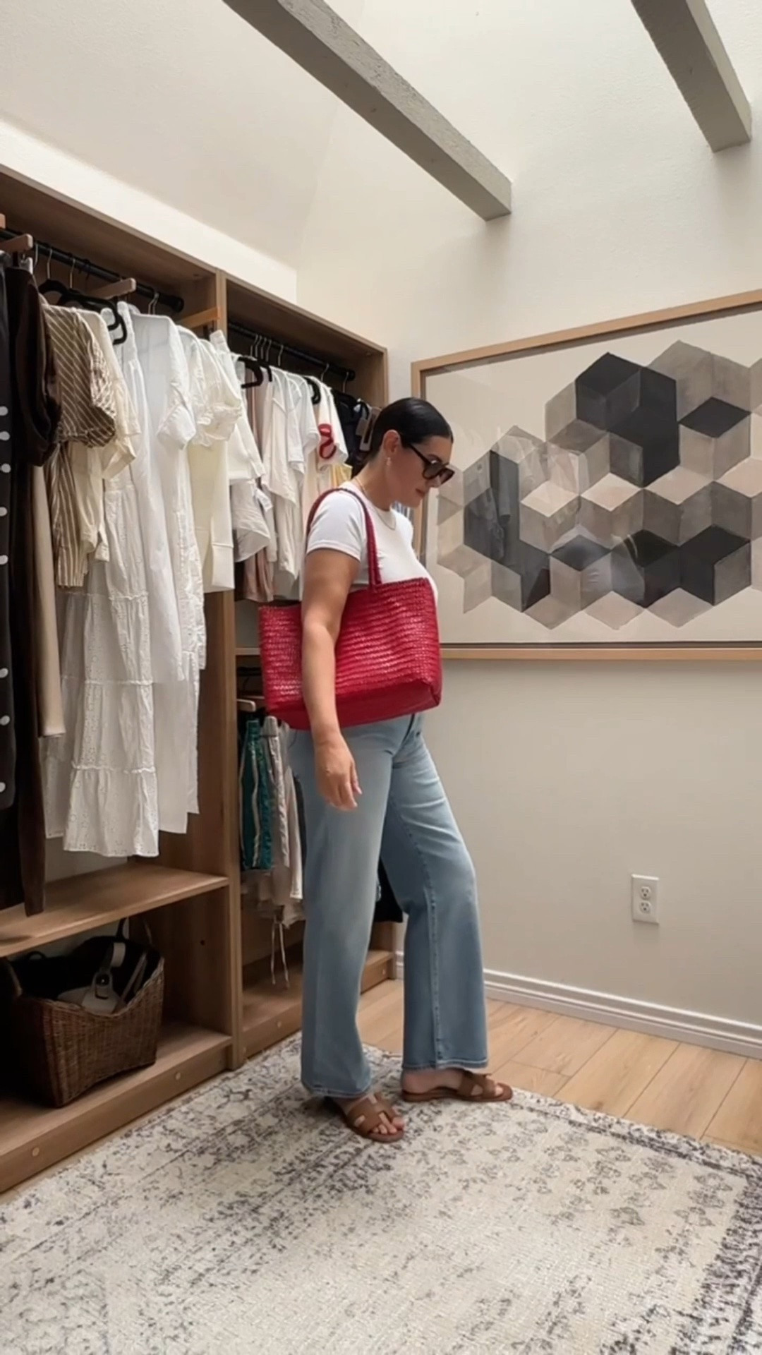 Love the new fit of the @madewell wide leg jeans. I’m in the 30
Regular, large of the tee — it’s a fitted look!