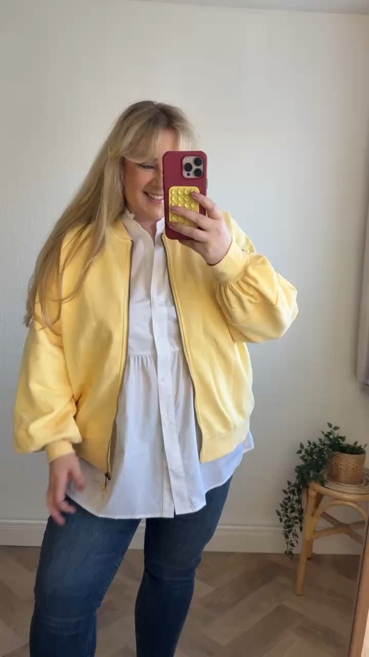 Outfit of the day 💛

15% sparen mit dem Code: beau15ty

vom 17.03. -einschl. 19.03.2026
einmalig einlösbar pro Kundin
gilt in DE App & Webshop

#denim #jeans #butteryellow #babyblue #plussizefashion #spring

#LTKplussize #LTKdeutschland #LTKjeans