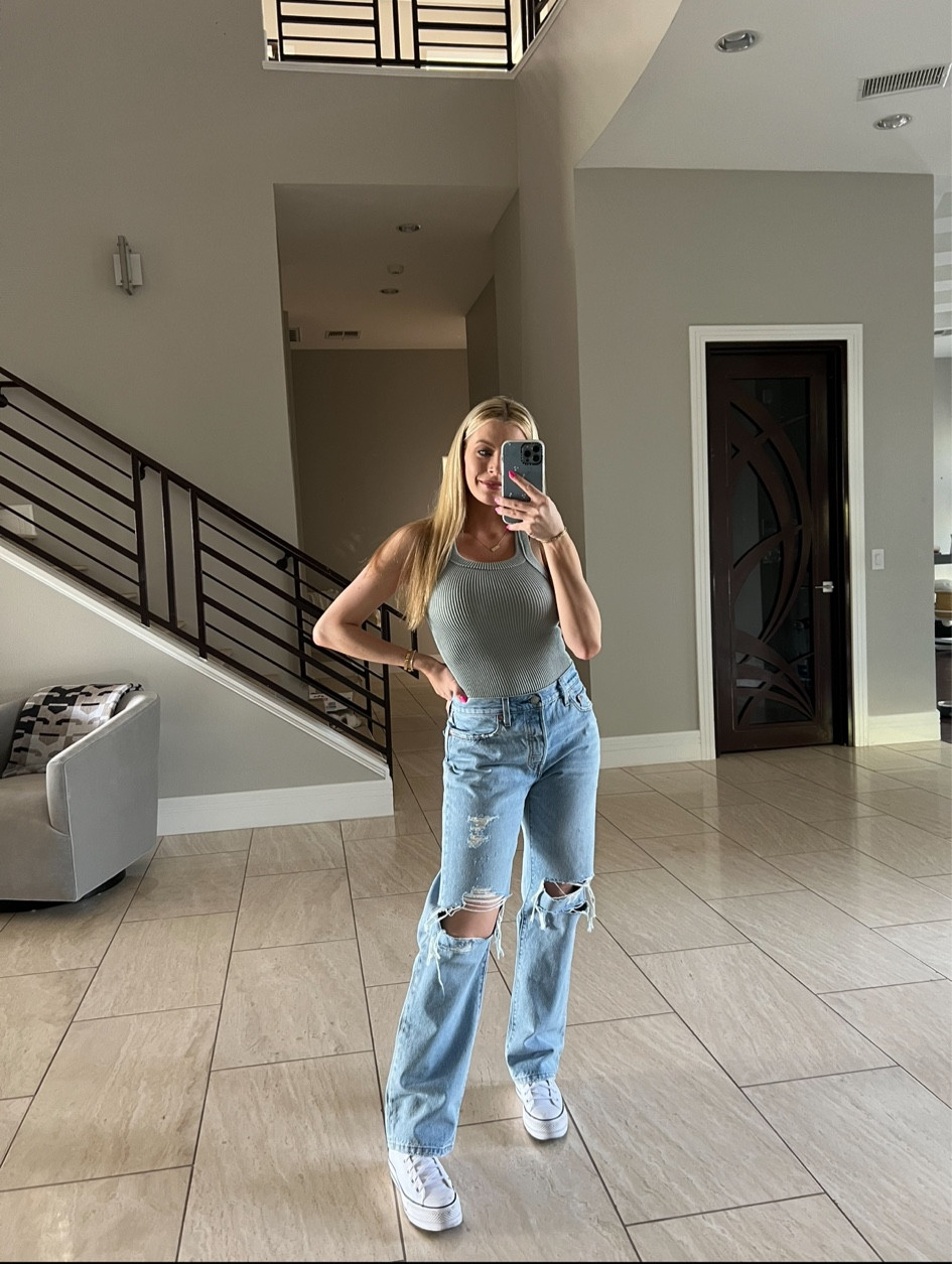 Loving a classic ribbed tank and baggy denim combo 

#LTKshoecrush #LTKfindsunder50 #LTKstyletip