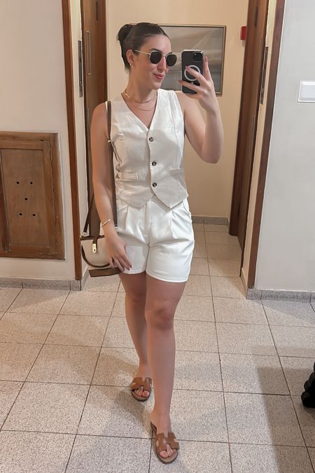 Brazil outfit
Summer outfit
Linen vest
White shorts
White Bermuda
Trouser shorts
Flat sandals
Summer sandals
Summer bag

#LTKtravel #LTKfindsunder100 #LTKstyletip