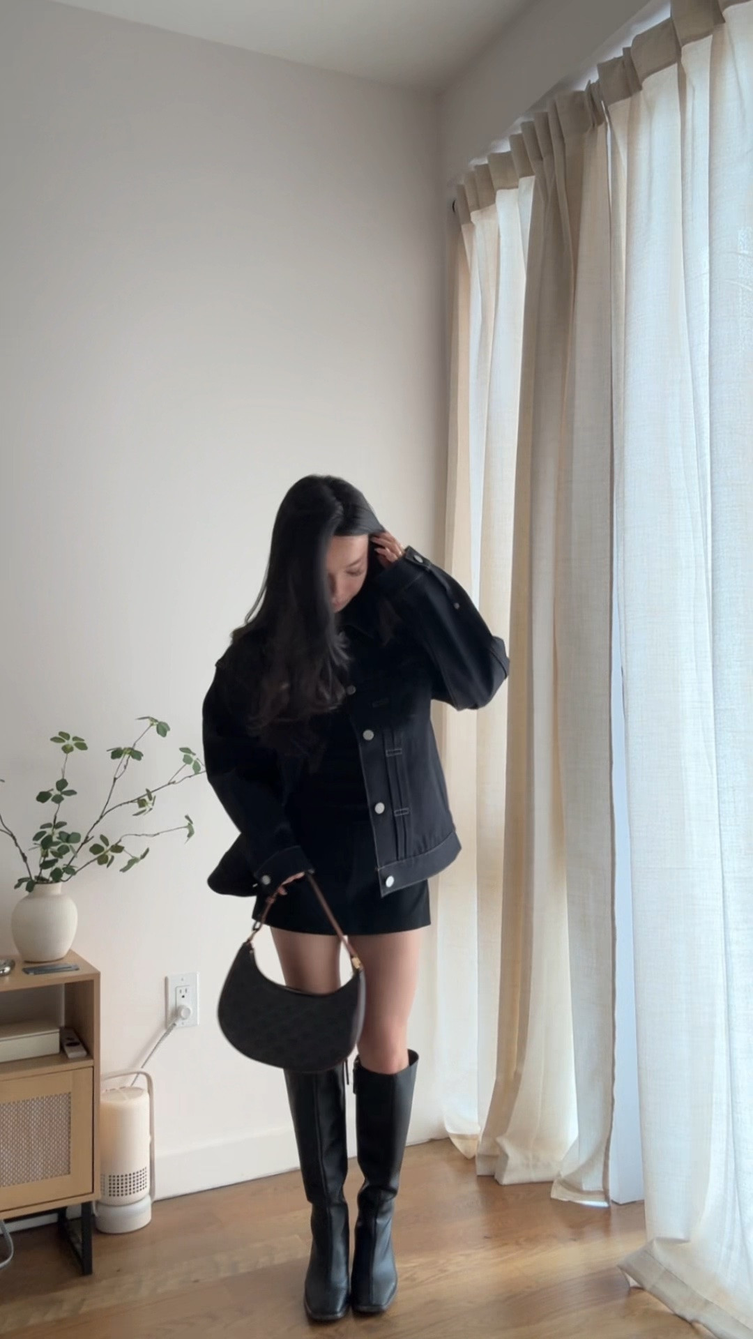 this japanese denim jacket from momotaro jeans!! 🖤

@Aritzia @Alohas

#LTKootd #LTKPetite