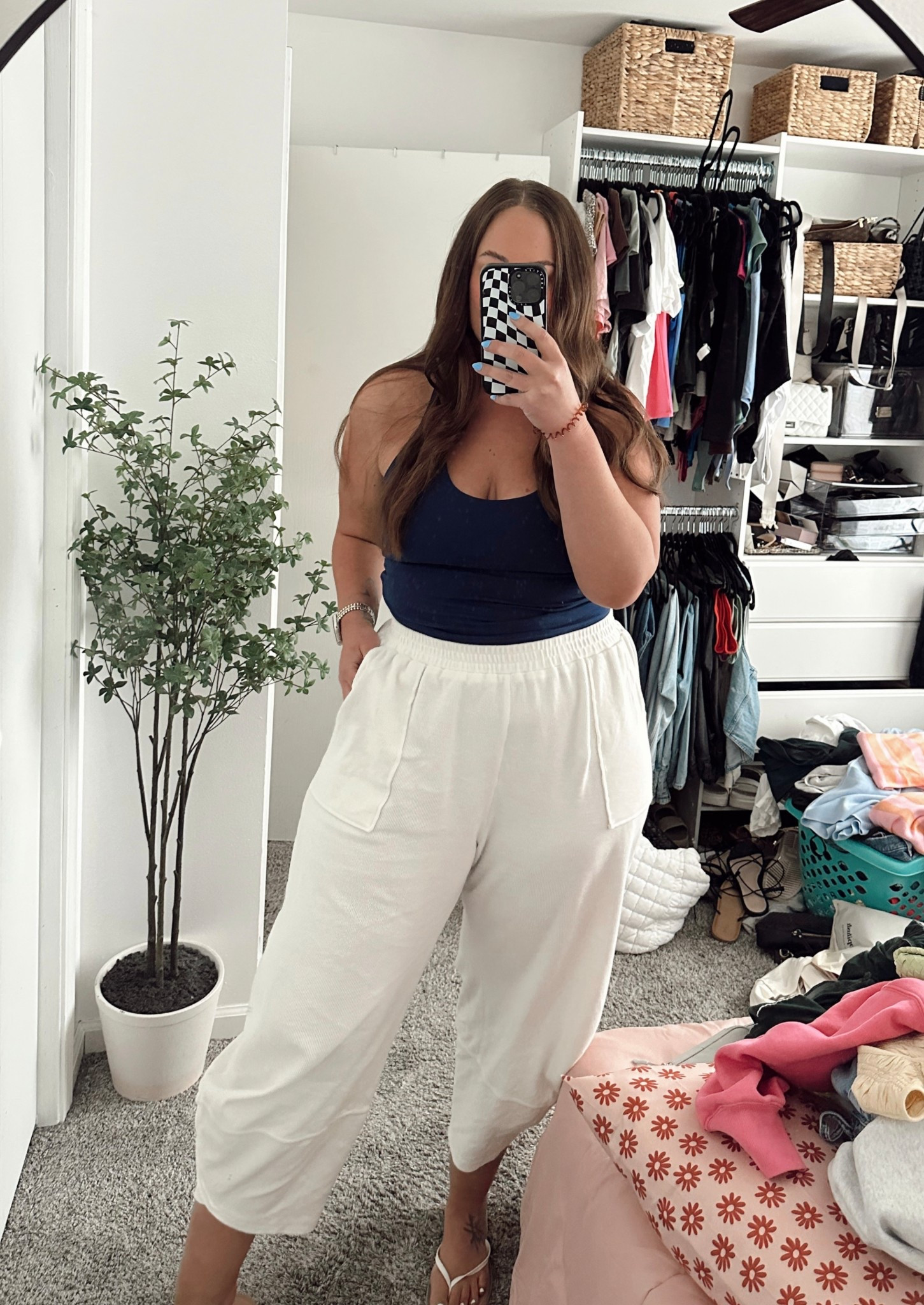 Love these Amazon sweatpants wearing xl! Wearing large in this bra free tank top from Abercrombie! 

Casual outfit ideas , Summer Outfit