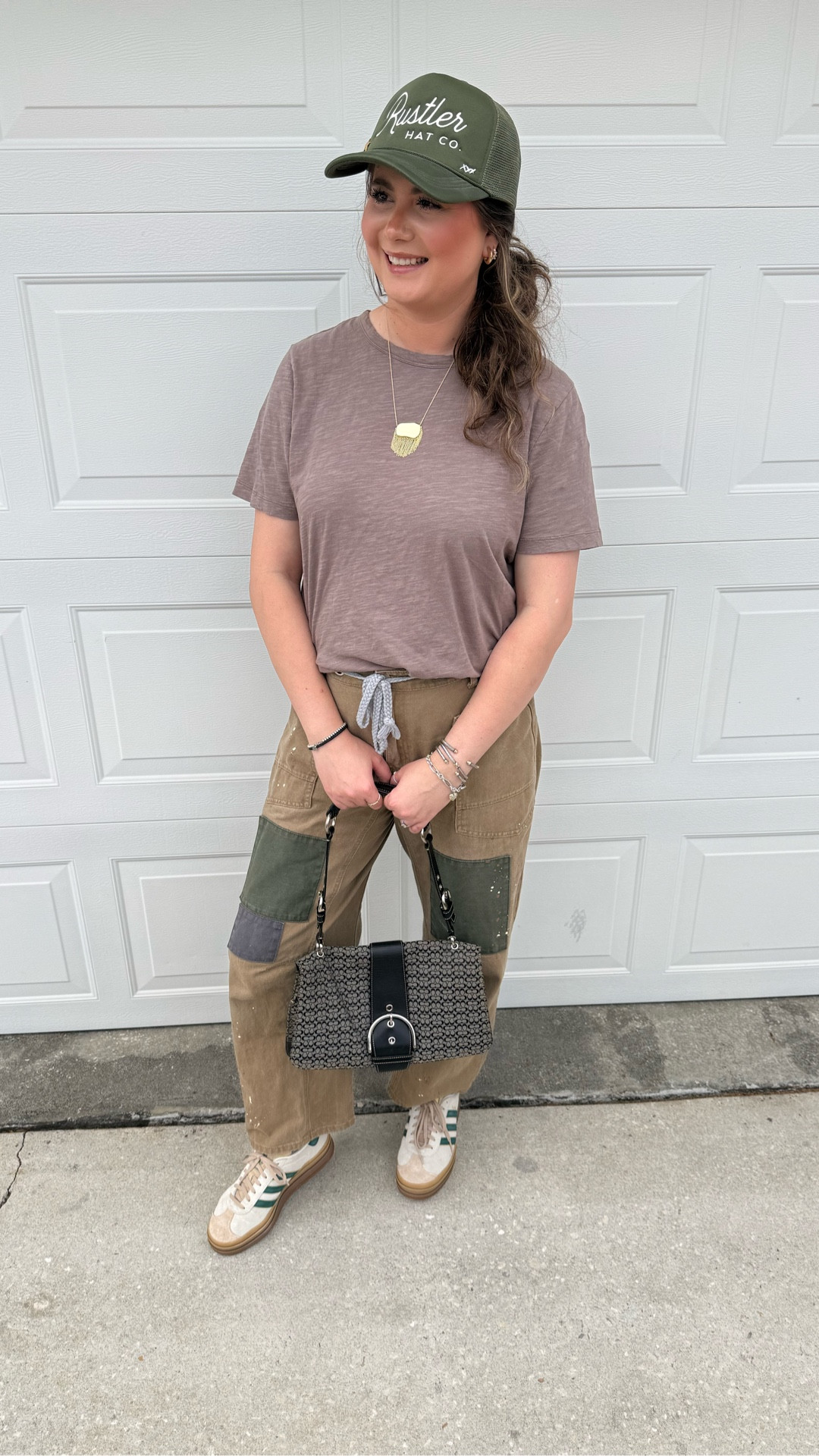 Weekending🤎 celebrating Niko’s 2nd birthday today🐾🎂


#dogmom #saturdayfun #saturdaystyle #comfystyle #trendystyle #electricpicks #barreljeans #truckerhat

#LTKootd #LTKSpringSale #LTKdayinmylife