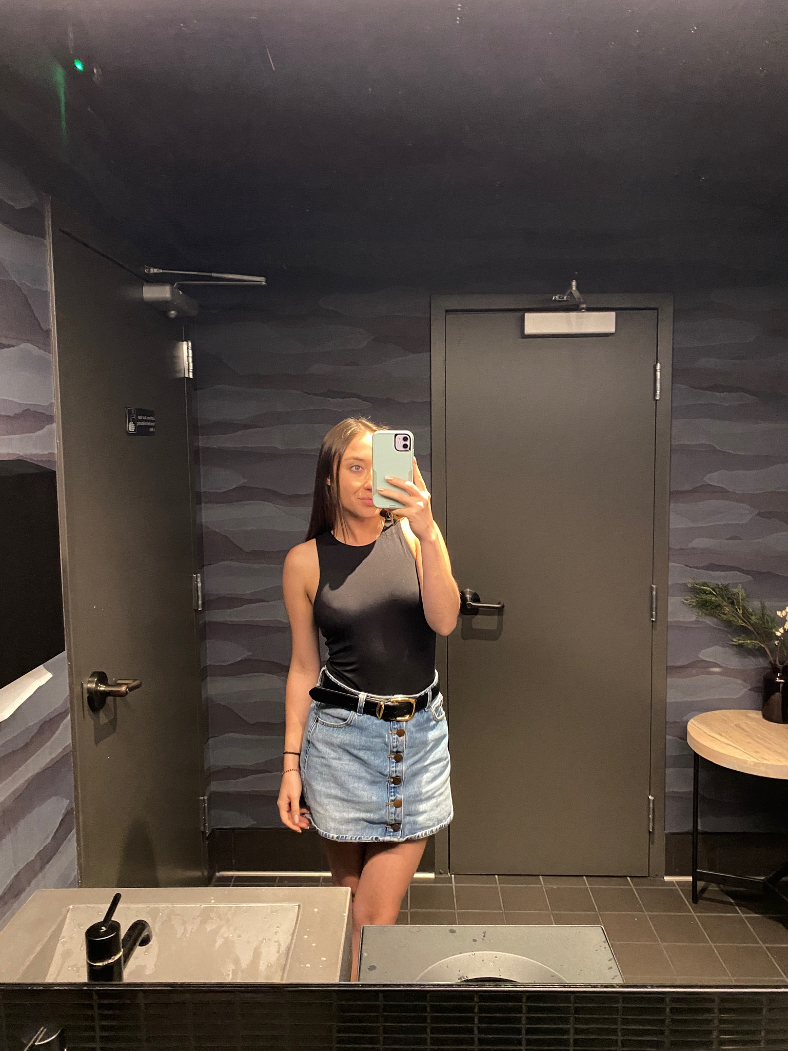 I love how this gold chunky belt helps elevate a simple outfit 

#LTKStyleTip #LTKFindsUnder100 #LTKWorkwear