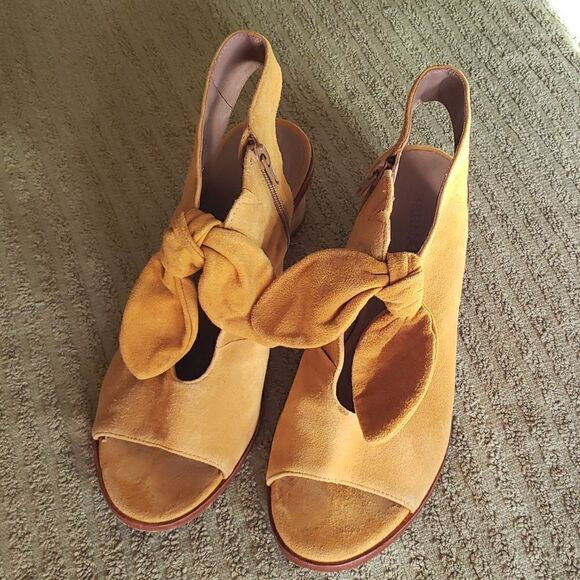 BERNARDO Luna Knotted Sandal Mustard Yellow Open-Toe Leather Suede Bootie 7.5/M | Poshmark