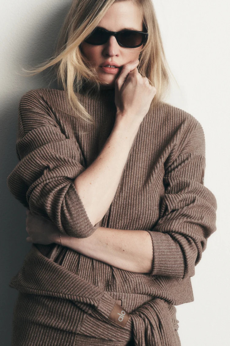 Muse Crew Neck Pullover | Alo Yoga