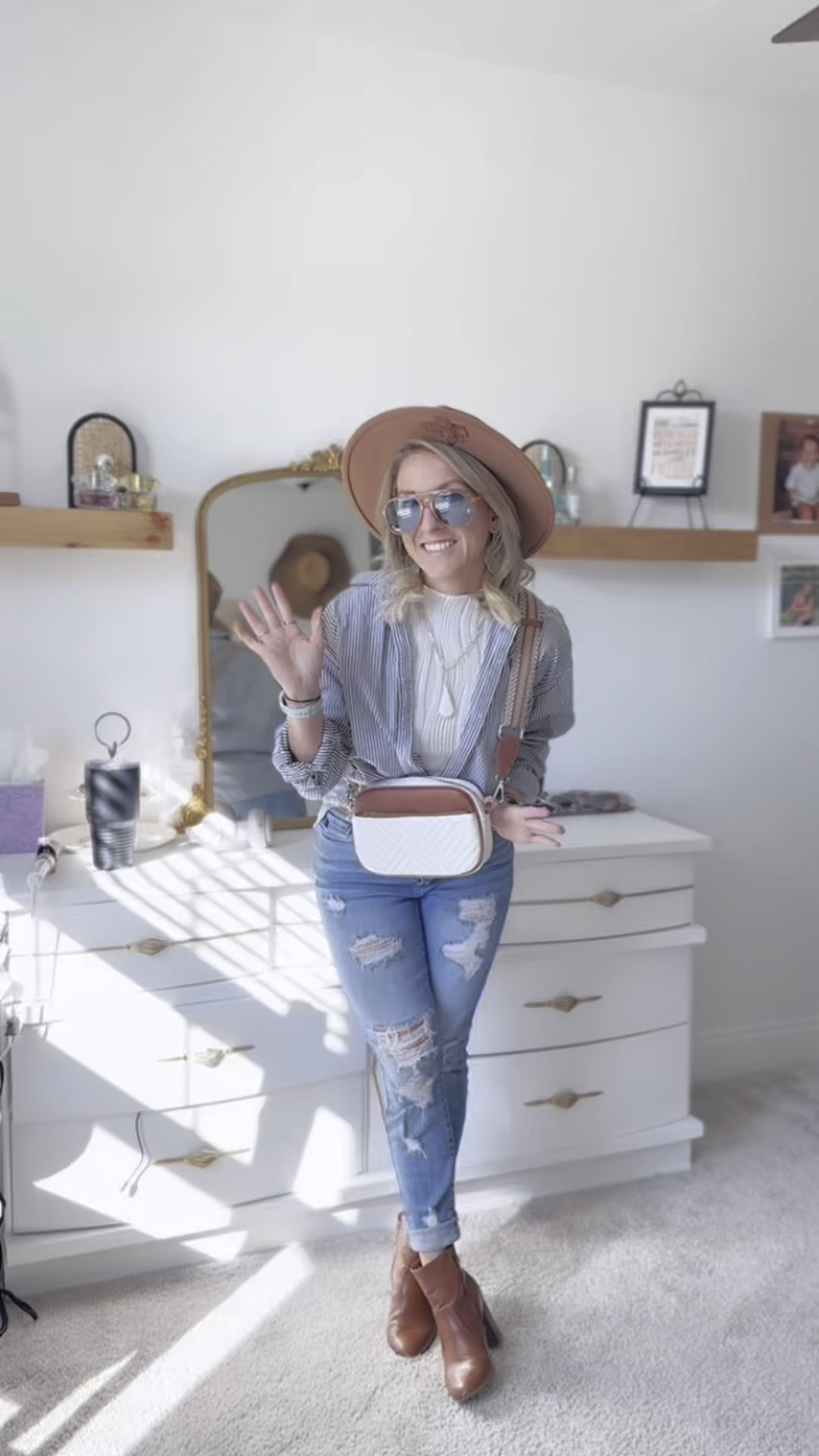 Love this purse!! Gotta
Match the fit to
The purse!! 

#LTKTravel #LTKStyleTip #LTKGiftGuide