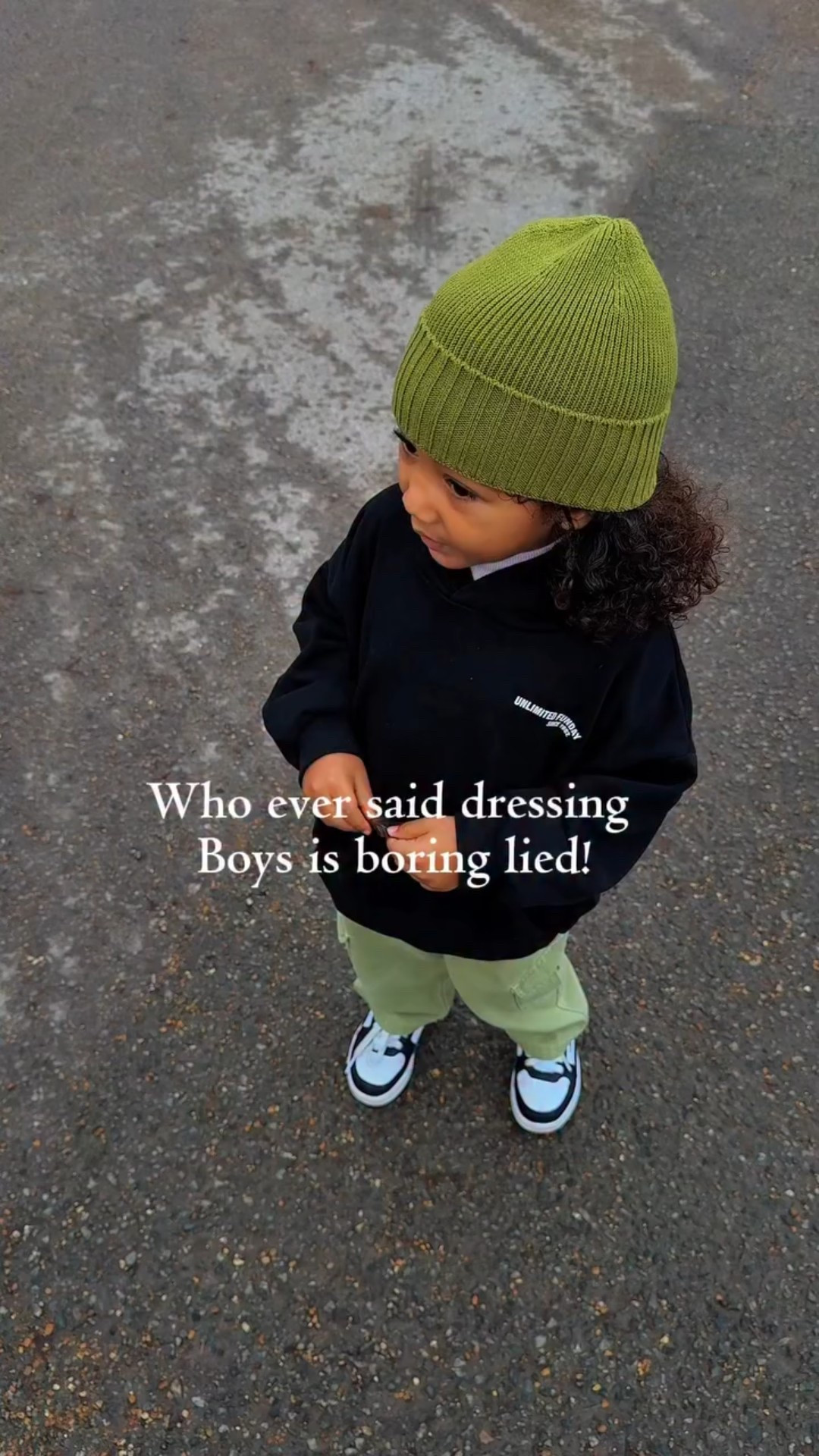 I want his wardrobe for myself 😩
How many looks did you count?