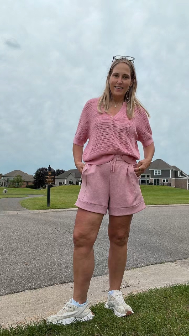 Walking outfit

#LTKselfcare #LTKootd #LTKOver40