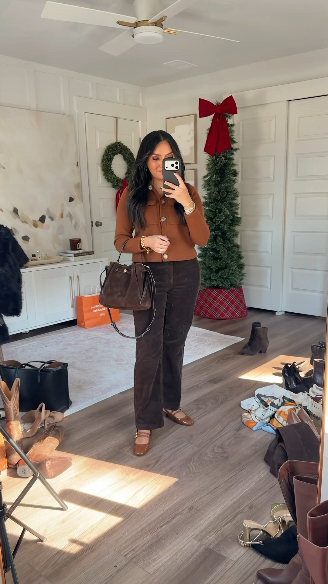 Cardigan in hazelnut size xs TTS 
Sling back shoes size 5 TTS 
Brown iced espresso corduroy pants size 2 regular - I wanted a full length pant so I went with the regular size, I have a little room in the waist but wouldn’t size down!

#LTKStyleTip #LTKHoliday #LTKCyberWeek