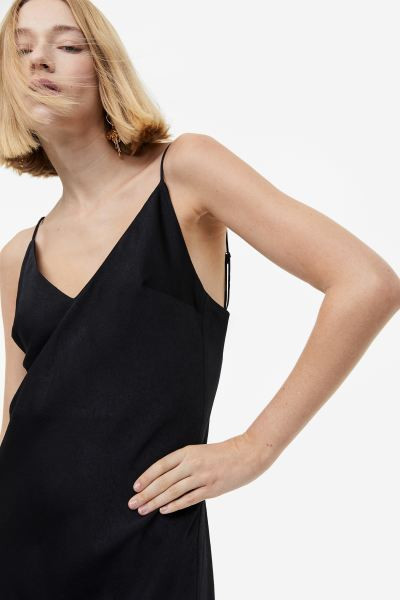 V-neck slip dress | H&M (UK, MY, IN, SG, PH, TW, HK)