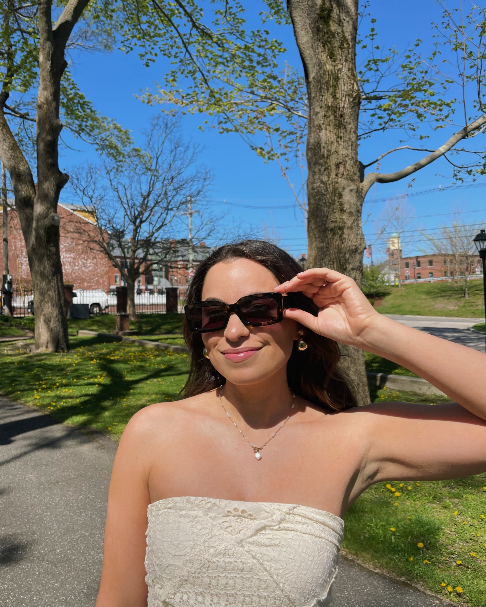 Sunglasses for summer ☀️

DIFF Eyewear, summer outfit, vacation outfit, tortoise sunglasses, rectangular sunglassess, Free People, lace bandana top, lace bandeau top

#LTKstyletip #LTKtravel