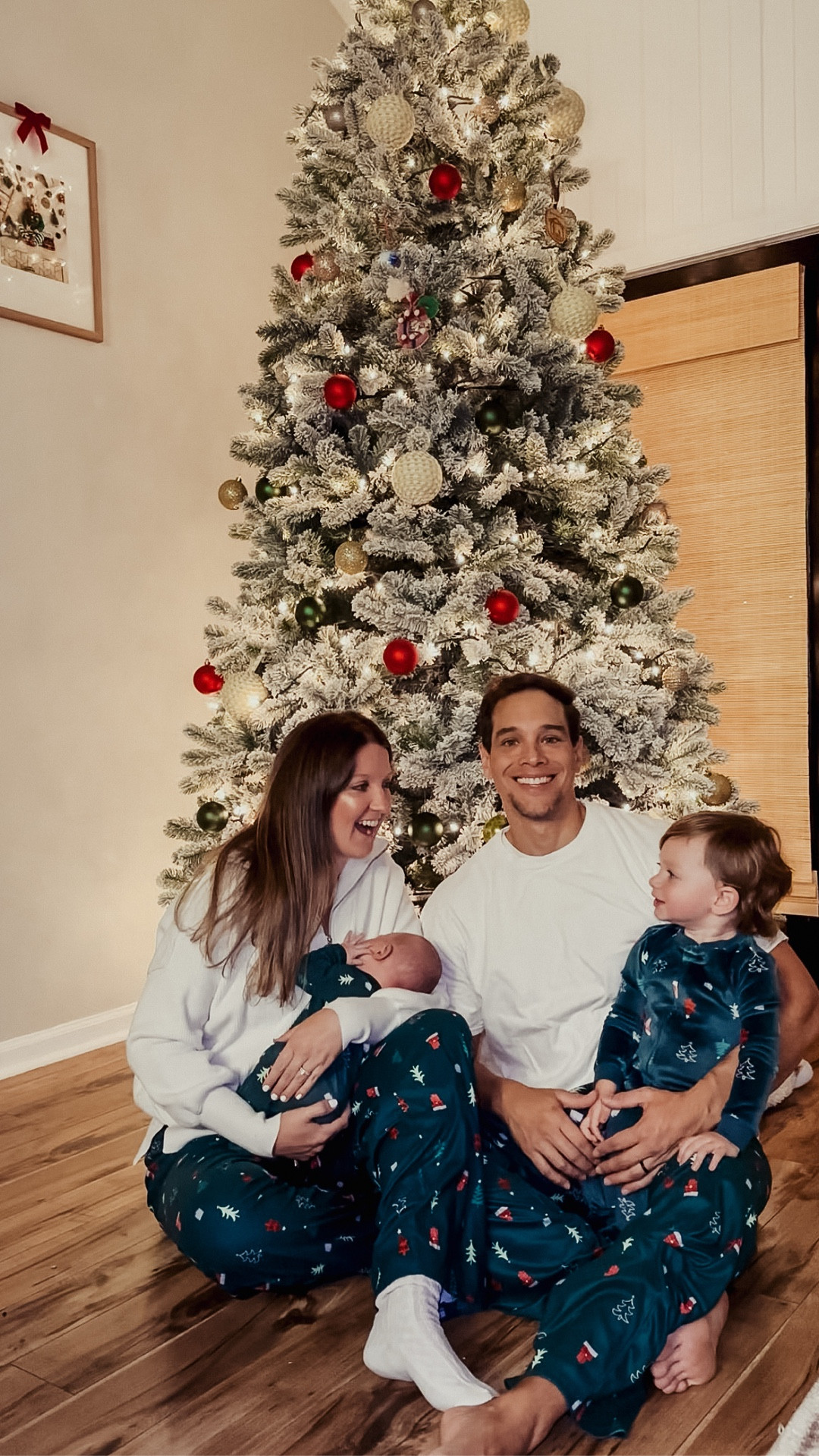 Set up our @kingofchristmas 9’ King Flock Artificial Christmas tree with us 🎄Growing up, the night the Christmas tree was pulled into the house was one of my favorite nights. These memories last a lifetime🫶🏻 
 
Use code BF15 for an extra 15% off your purchase + free shipping!

#kingofchristmas #ad #gifted #chistmastree #christmasdecor