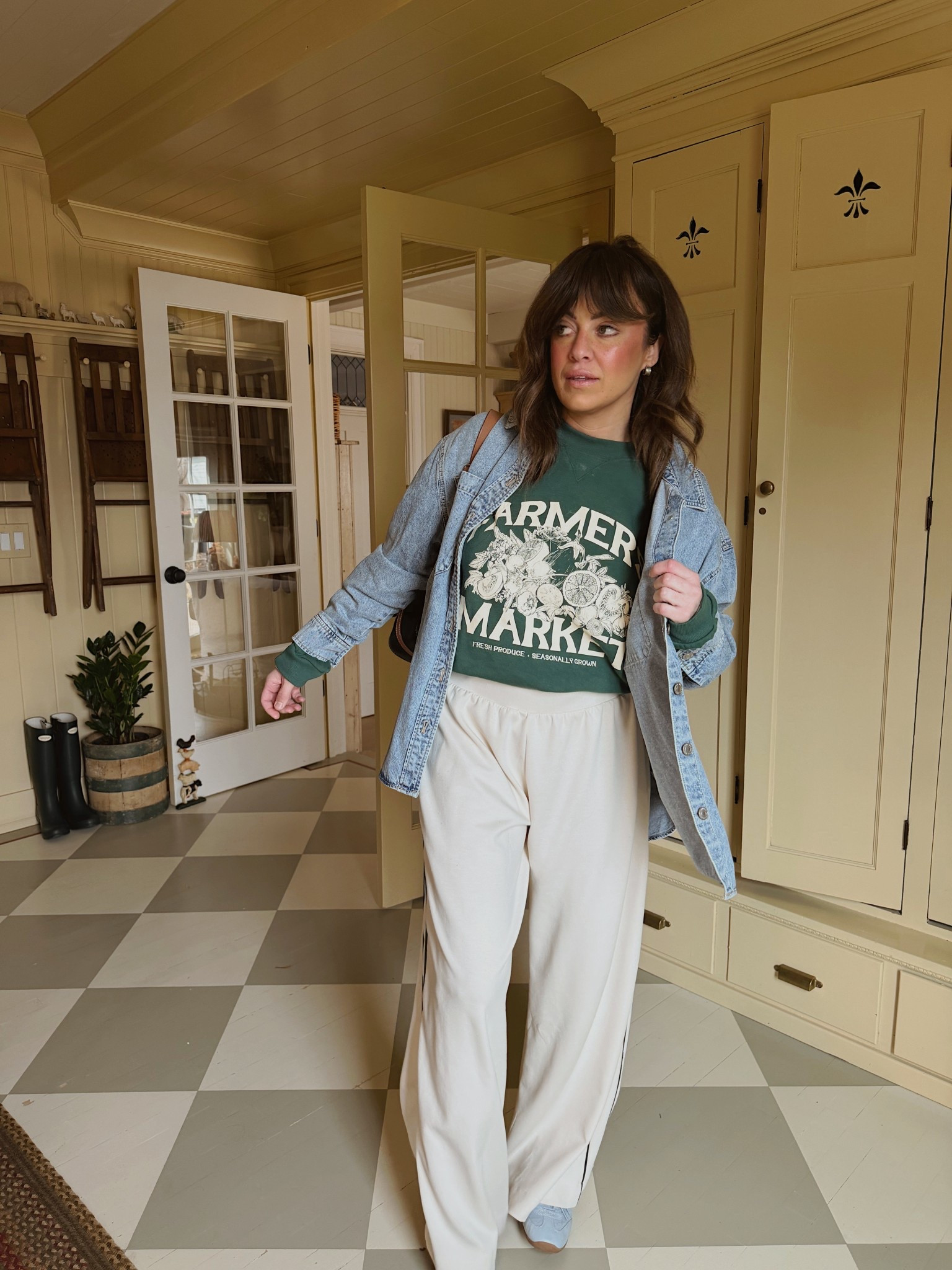 Cozy Saturday mom fit 🫜 my pants are sold out, but linked similar from the same place 🫶🏼

#LTKmomlife #LTKootd #LTKSeasonal