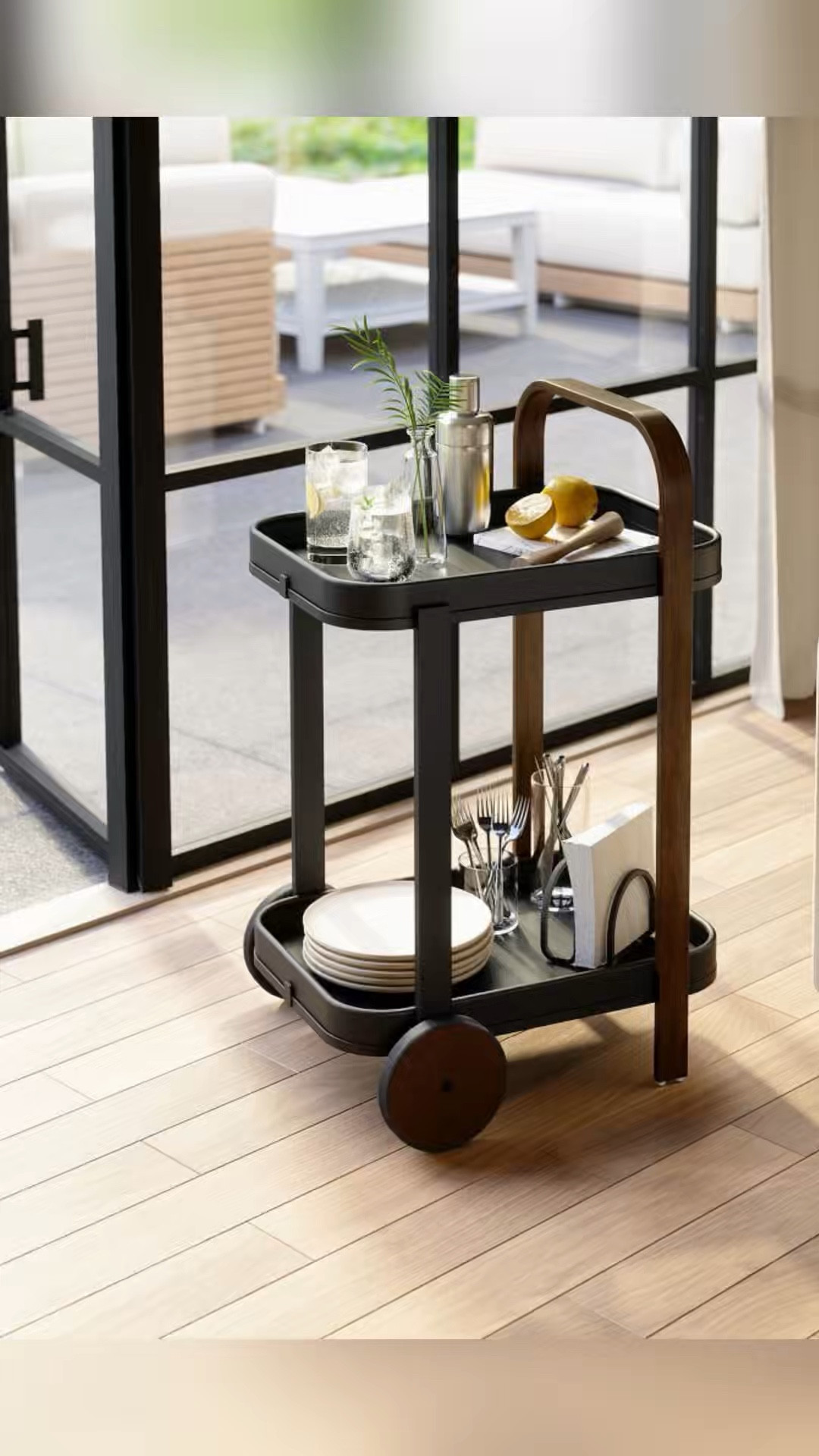 Bar Cart

🔗https://bit.ly/RBHOUSEWIFE

#LTKHome