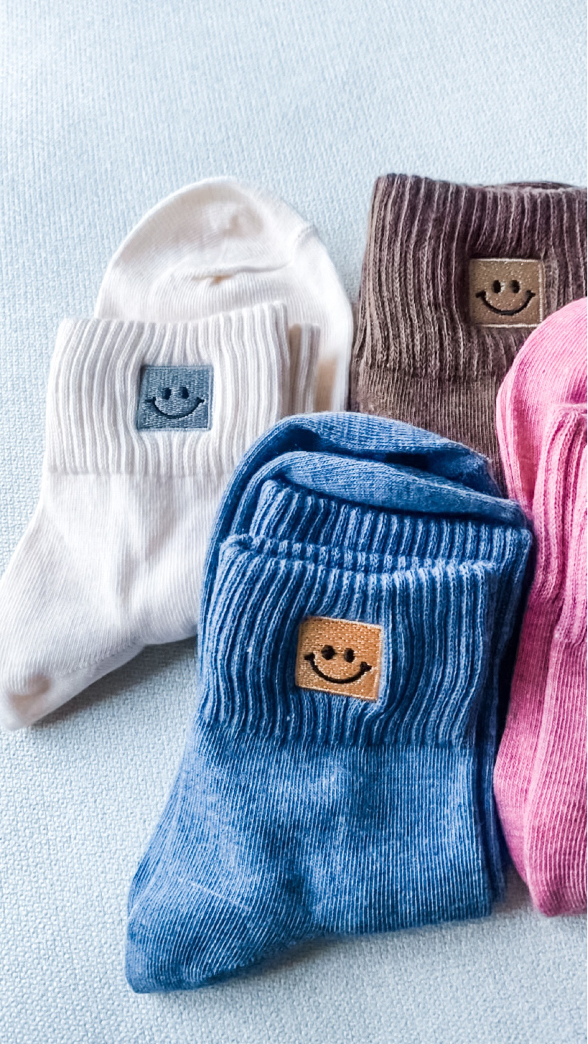 The CUTEST Amazon find so far this year 🤪🫣 are these not the most perfect boot socks you’ve ever seen!!! 
•••
amazon boot socks, aesthetics socks, cute socks, ugg socks, smiley socks #amazonbootsocks #smileysocks #uggsocks #bootsocks #aestheticsocks #aestheticbootsocks

#LTKsalealert #LTKxPrime #LTKstyletip