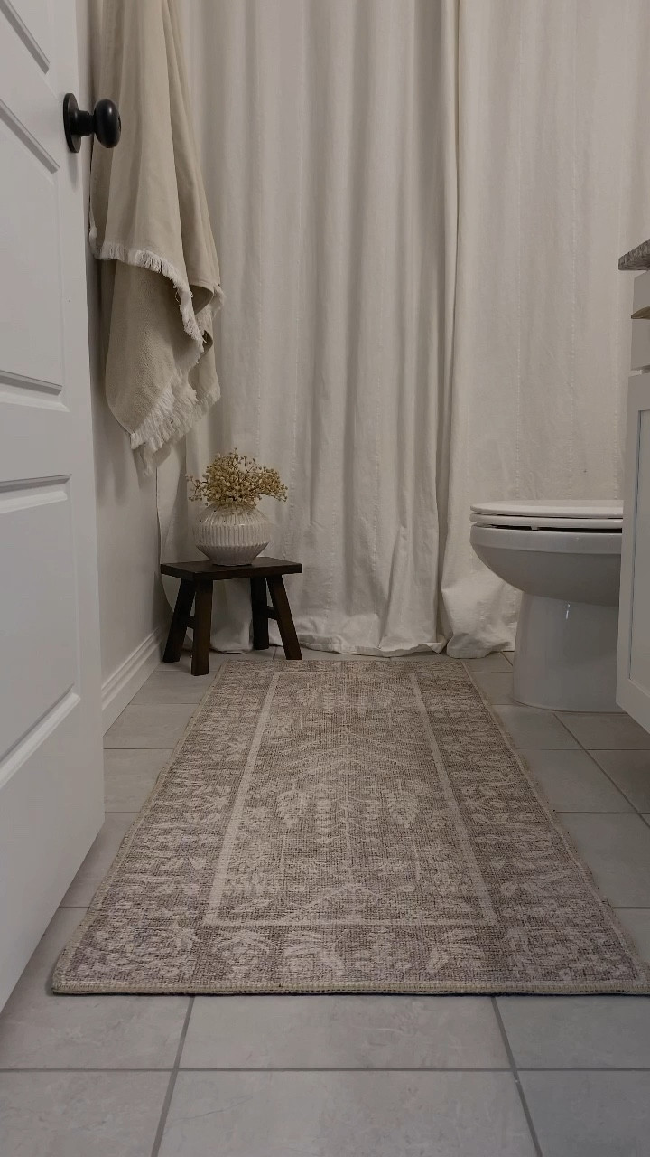 Refreshed the kids bathroom a bit, my favorites are the hand towels and runner that I found on Amazon the hand towels are 100% cotton and 100% soft and so is the rug, I love them! 





#amazon #target #hearthandhand #bathroom #bedroom #livingroom #rug #runner #loloi #stool #vase #kitchen #storage #finds #find #refresh #style #modern #traditional #transitional #neutral 

#LTKhome #LTKFind #LTKstyletip