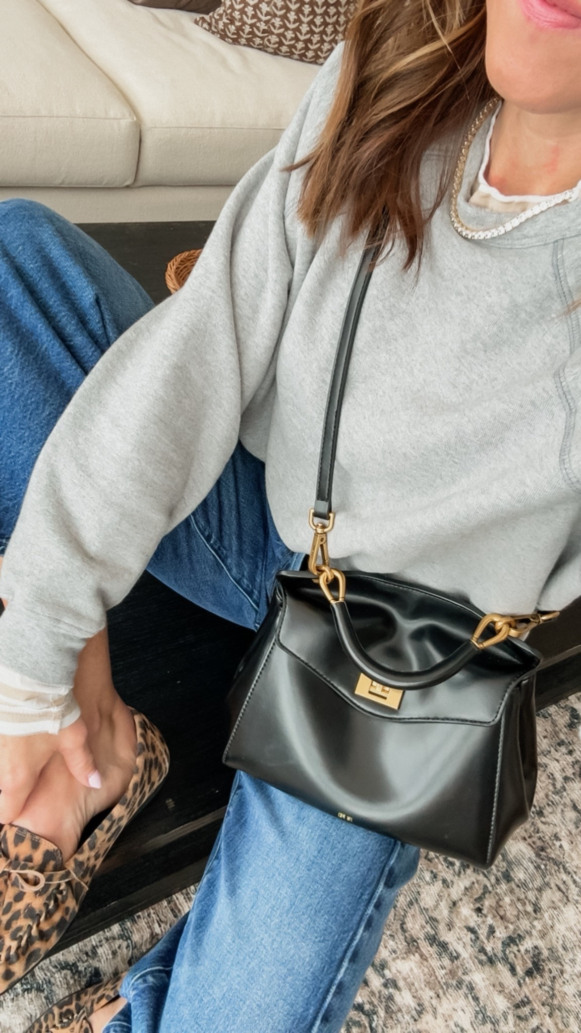 Fabulous basics styled for interesting outfit combos. 
Small sweatshirt 
XS stripe tee
Jeans tts regular
Shoes tts 
Pink sweatshirt XS 
Tank down one size to xxs 