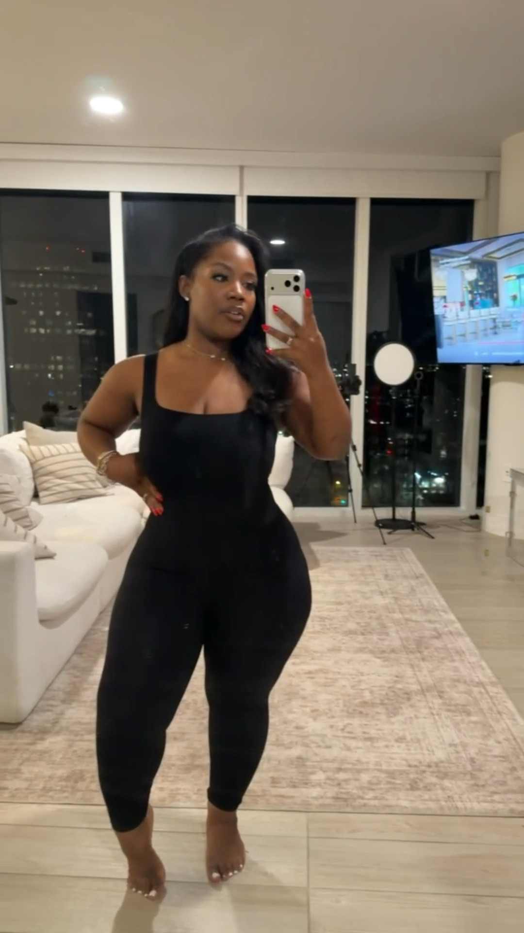 I might have just found my new favorite jumpsuit! It’s snatching me in all the right places and such good quality 🙌🏾

Jumpsuit is over 30% off✨

Jumpsuit: Size L

Amazon finds, amazon fashion, Amazon jumpsuit, square neck, layering, Emmy Petit 

#LTKMidsize #LTKPetite #LTKSaleAlert