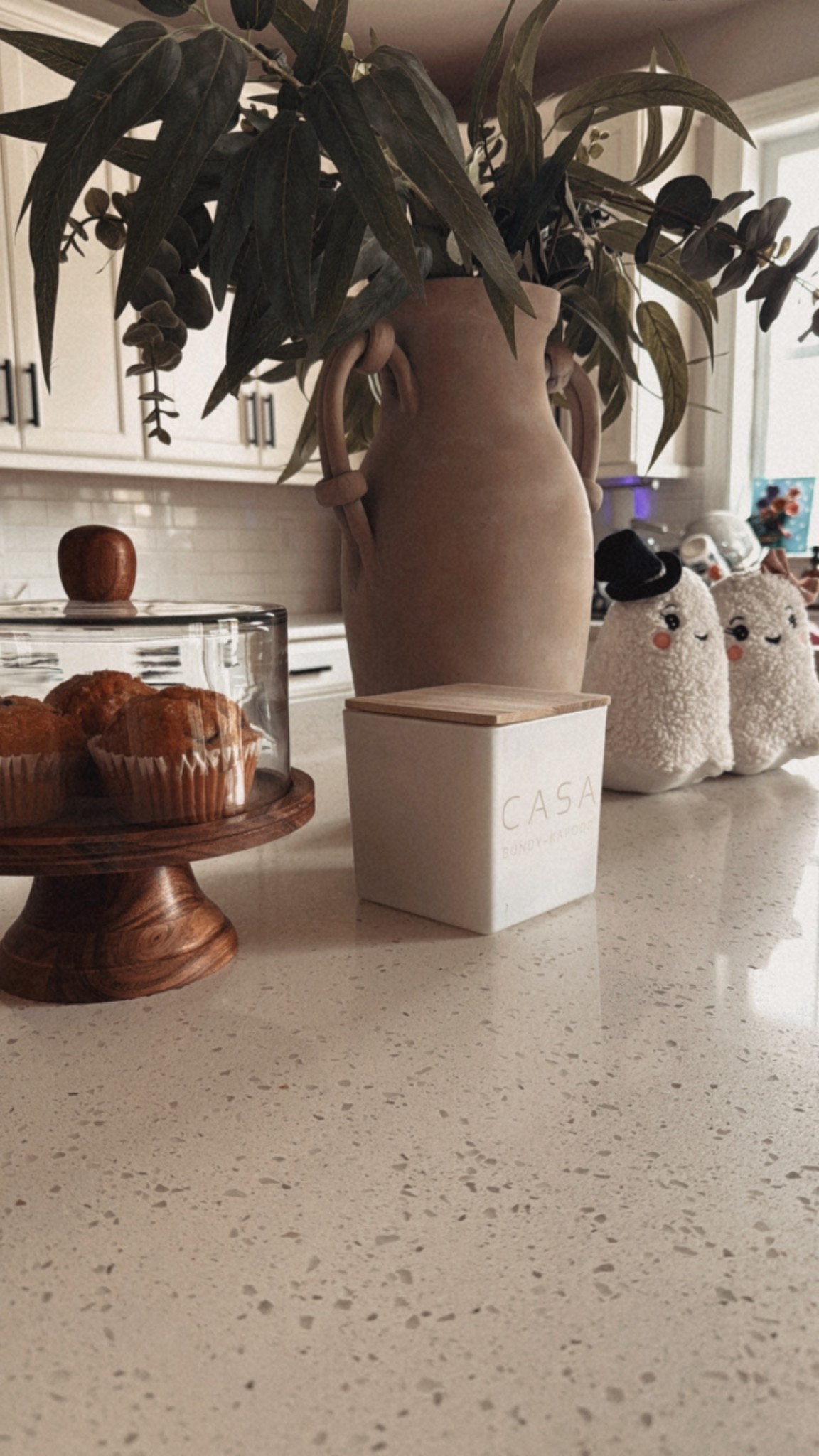  Coffee, muffins, and a clean counter — the little things that make a house feel like home. Linked my kitchen finds for you on LTK so you can bring the same warm vibe into your space. 🍂☕

#LTKhome #cozykitchen #neutraldecor #ltkfinds #kitchenstyle


#LTKHome #LTKSeasonal #LTKHalloween