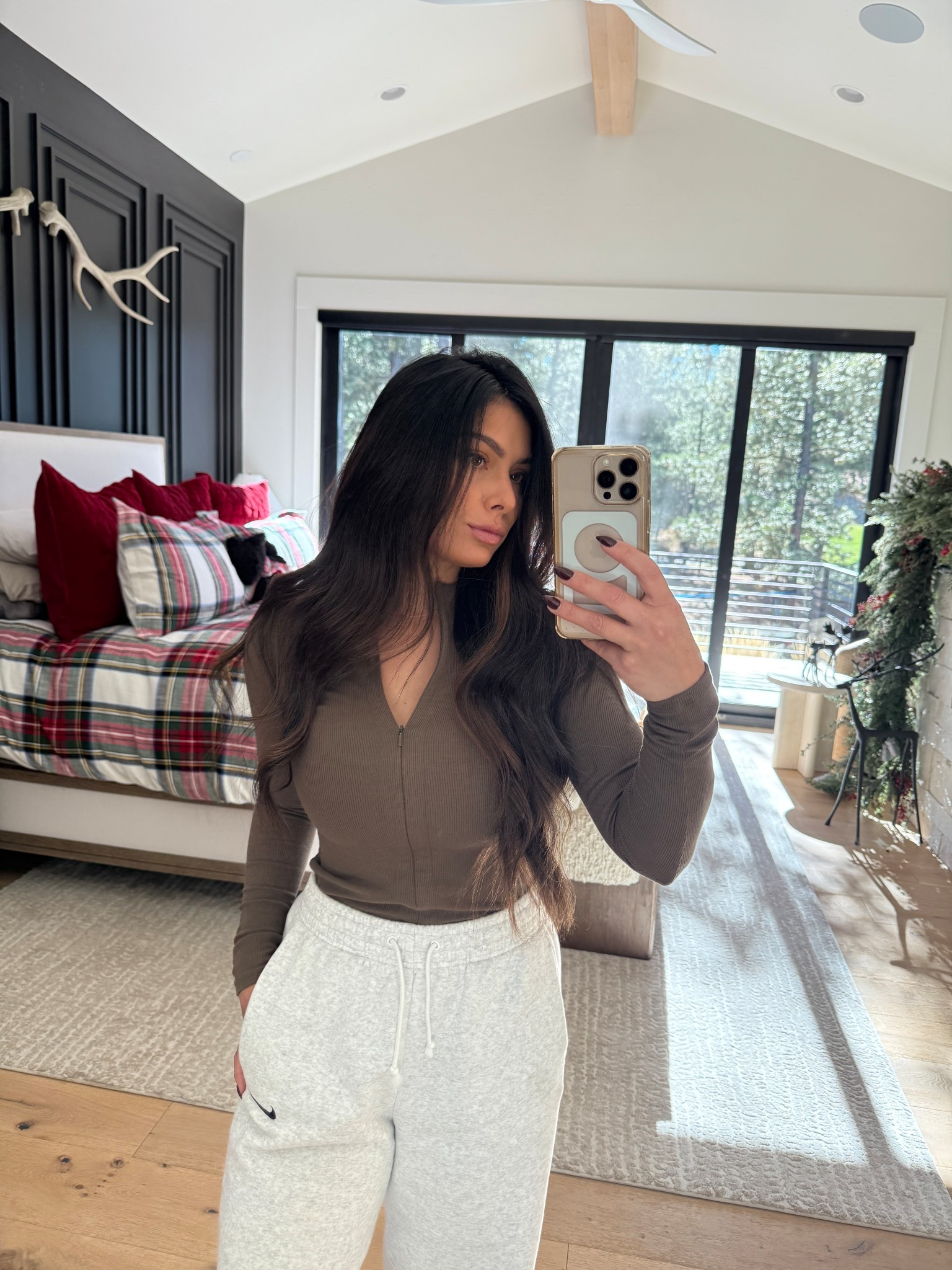 One of my new favorite longe sleeve tops! This is the Invisible Zip in the color Woodland.

#LTKStyleTip #LTKHome #LTKootd