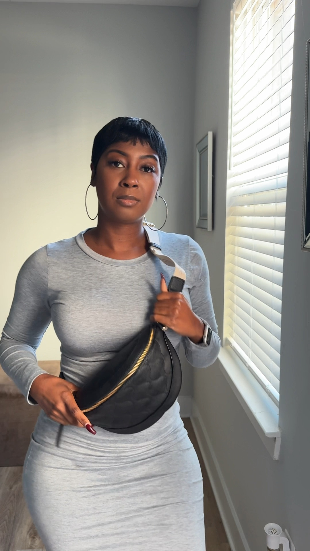 I found us some fall bags! 

The Bottega dupe (the blue) comes in a few colors and sizes.  

The black & green both come in multiple colors as well.




#LTKStyleTip